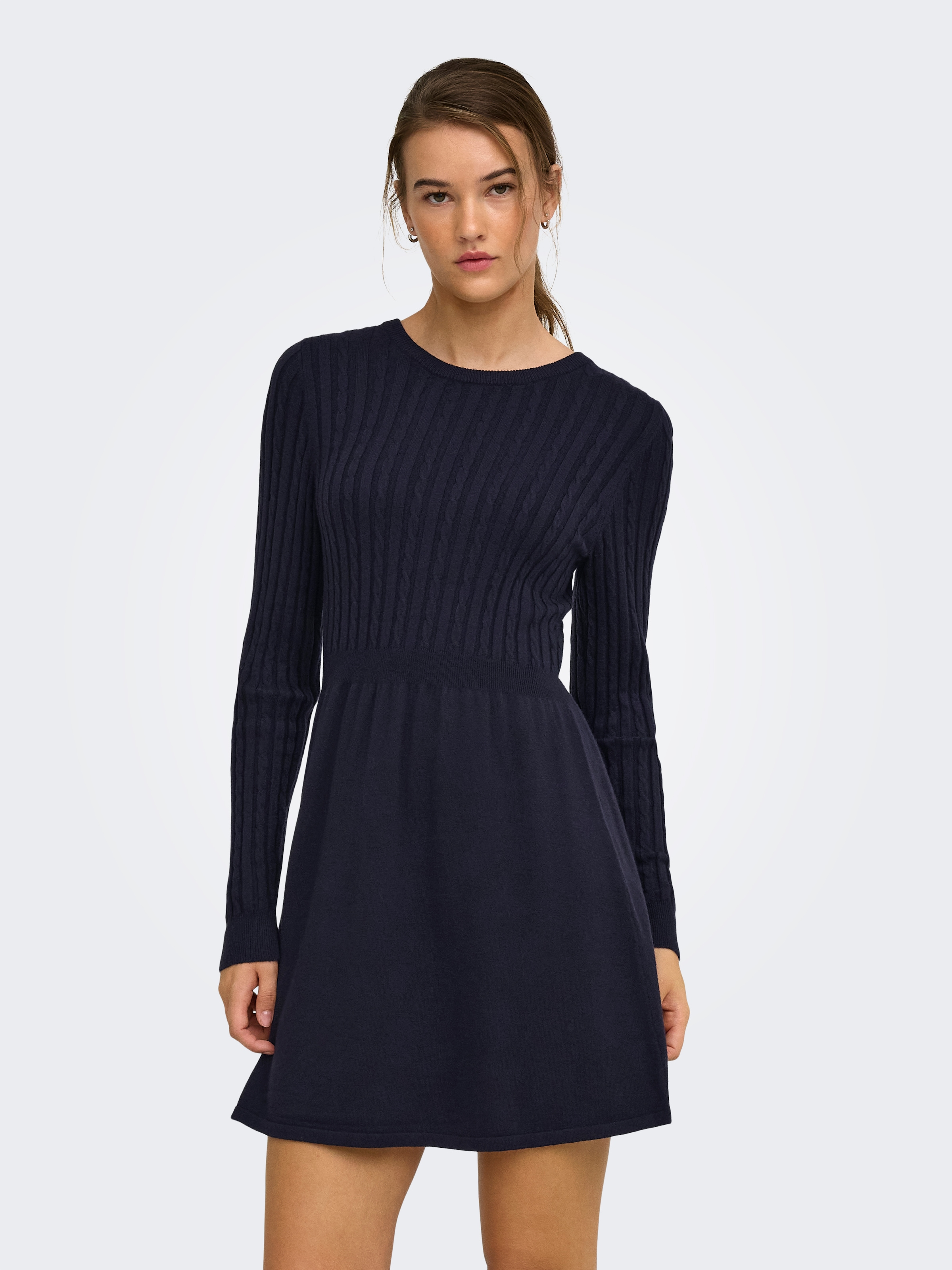 ONLY Robe en tricot »ONLFIA LS CABLE DRESS KNT« mélange viscose, coupe régulière