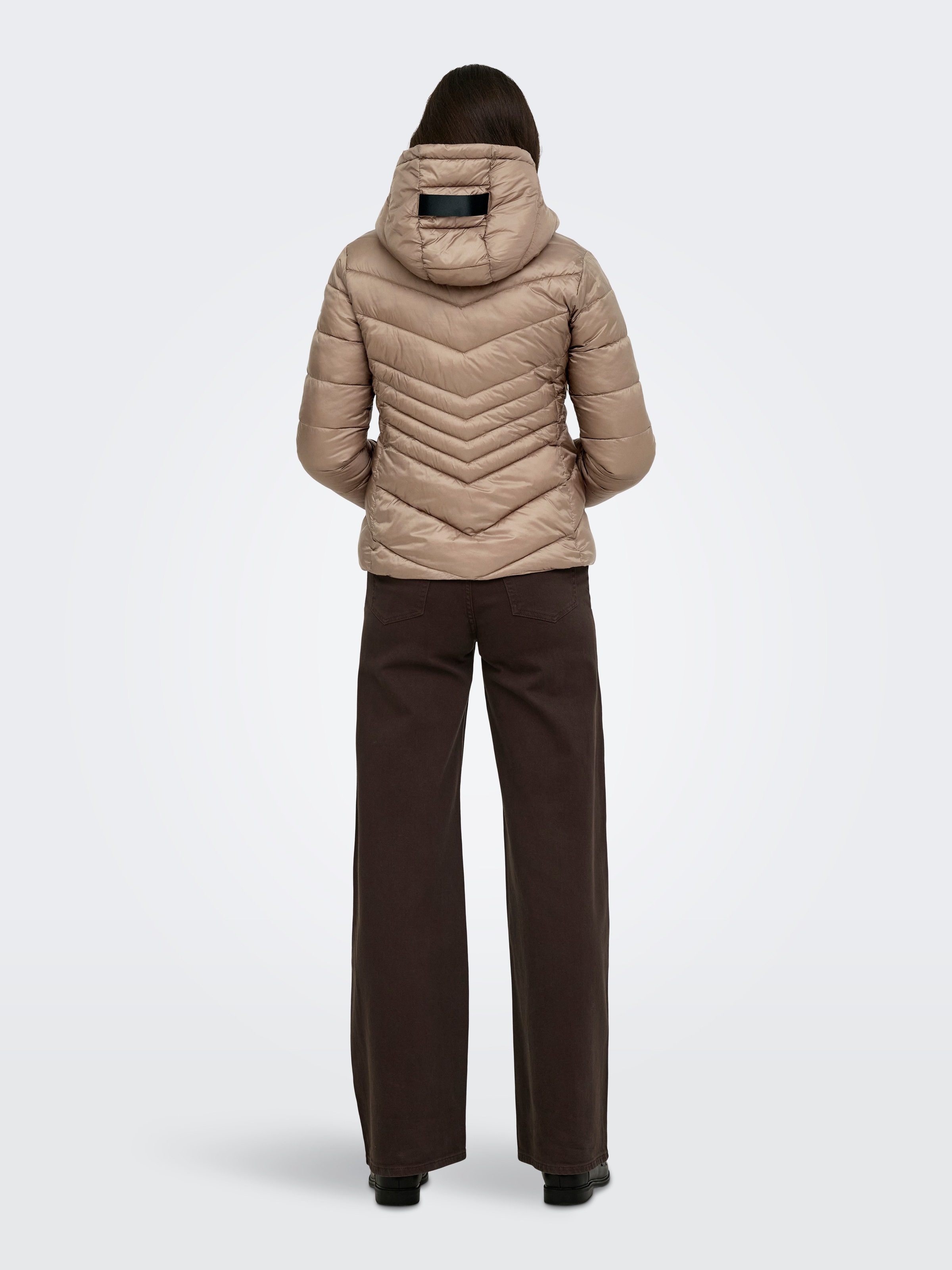 ONLY Veste matelassée »ONLMIMI HOOD JACKET CC OTW« avec capuche fibre synthétique