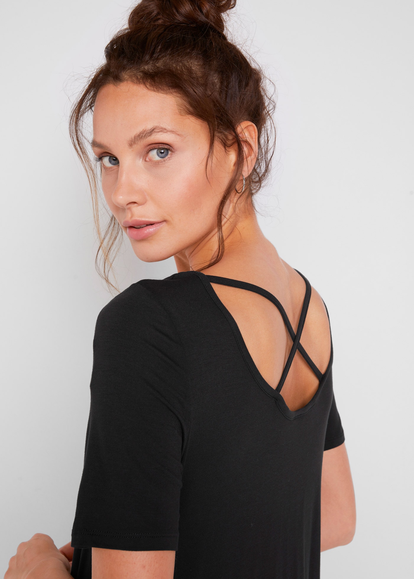 bonprix T-shirt long »Zipfel Longshirt, kurzarm« A-Linie Passform, Kurzarm, aus Viskose und Elasthan, Zipfel-Design