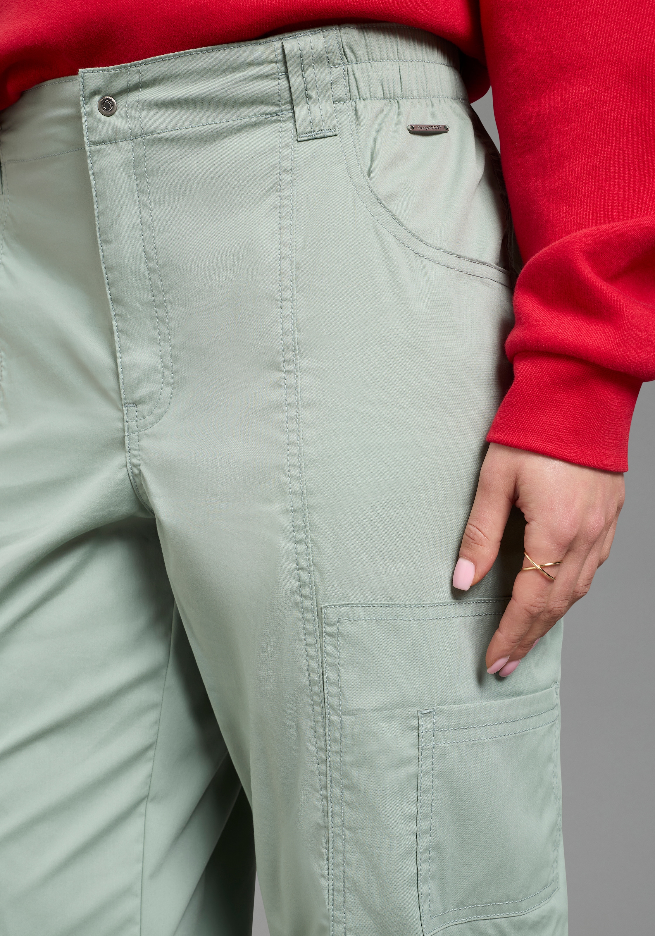 KangaROOS Caprihose  mit seitlich aufgesetzten Taschen