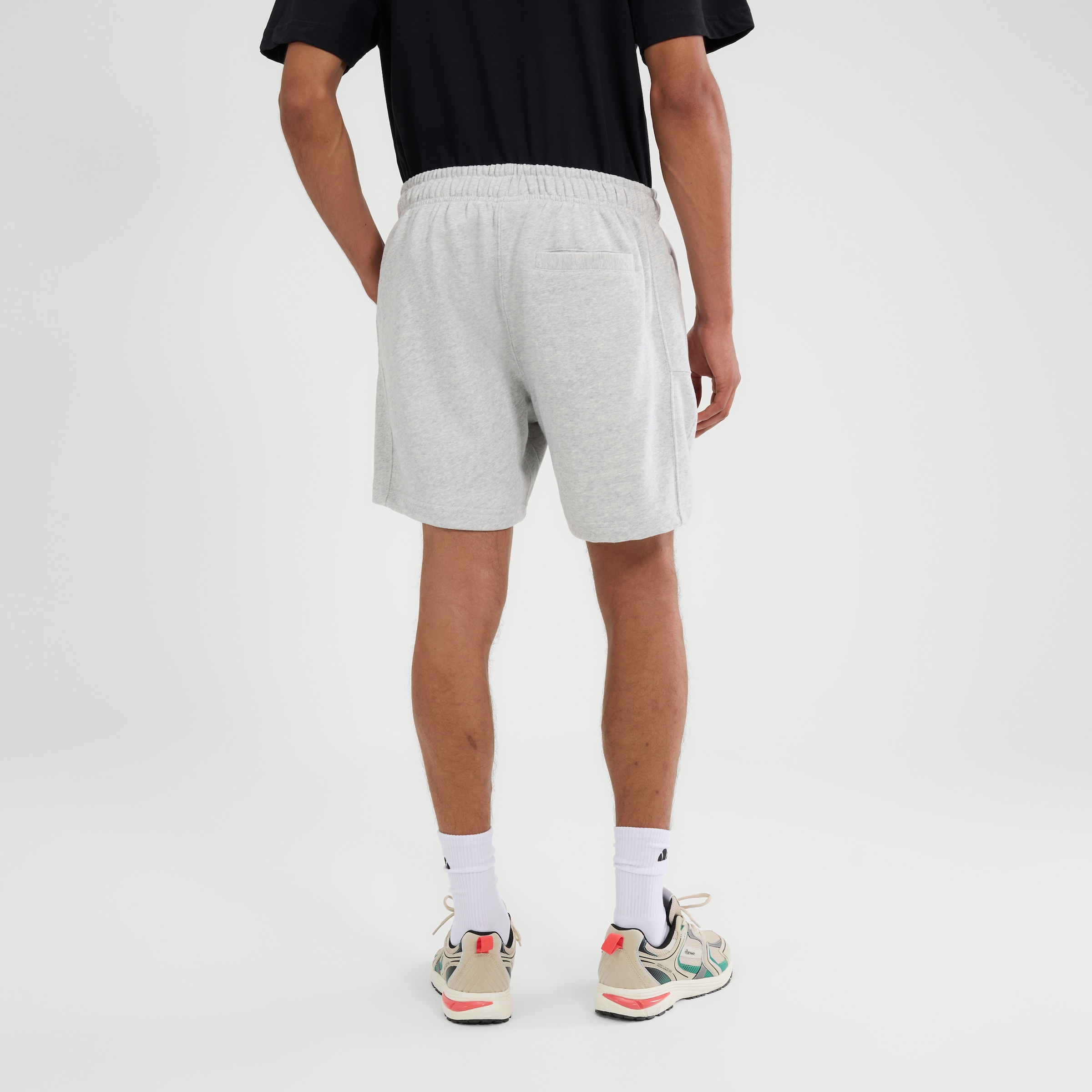 Ellesse Sweatshorts »ZANICA SHORT«  Convient aux adultes, style sportif