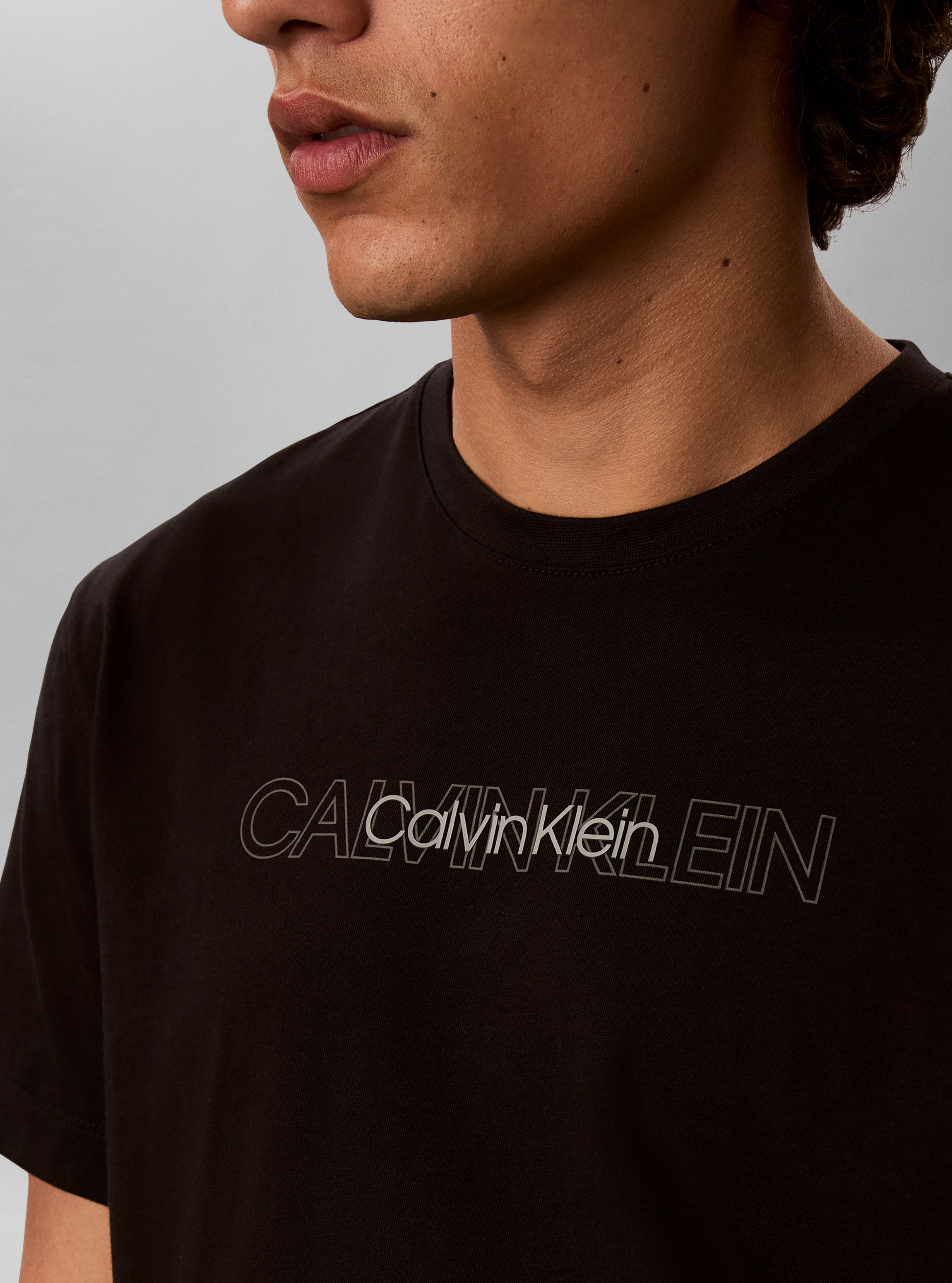 Calvin Klein T-shirt »REPEAT LOGO GRAPHI« coupe régulière avec col rond