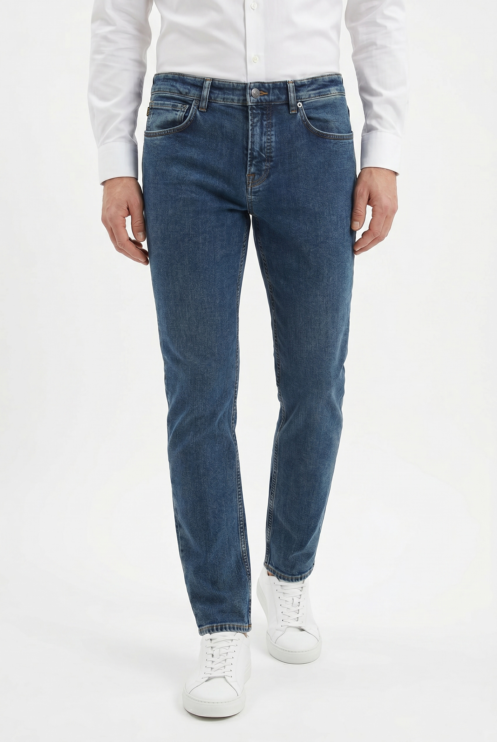 BOSS ORANGE Jeans à 5 poches »ONYX BO« coupe fuselée, denim stretch, effet usé