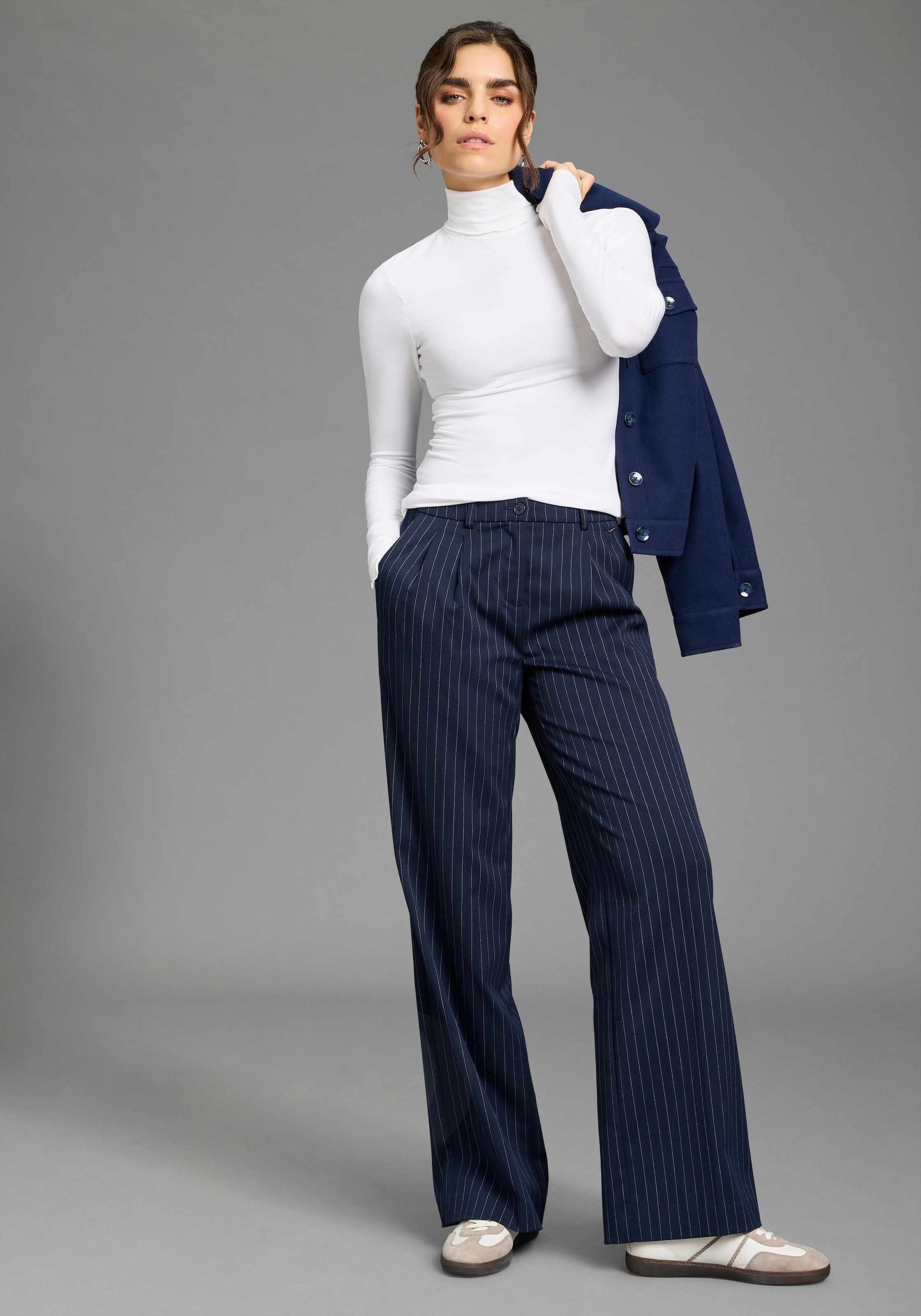 Flashlights T-shirt à manches longues mit Rollkragen, elastischer Jersey, Babylock Saum