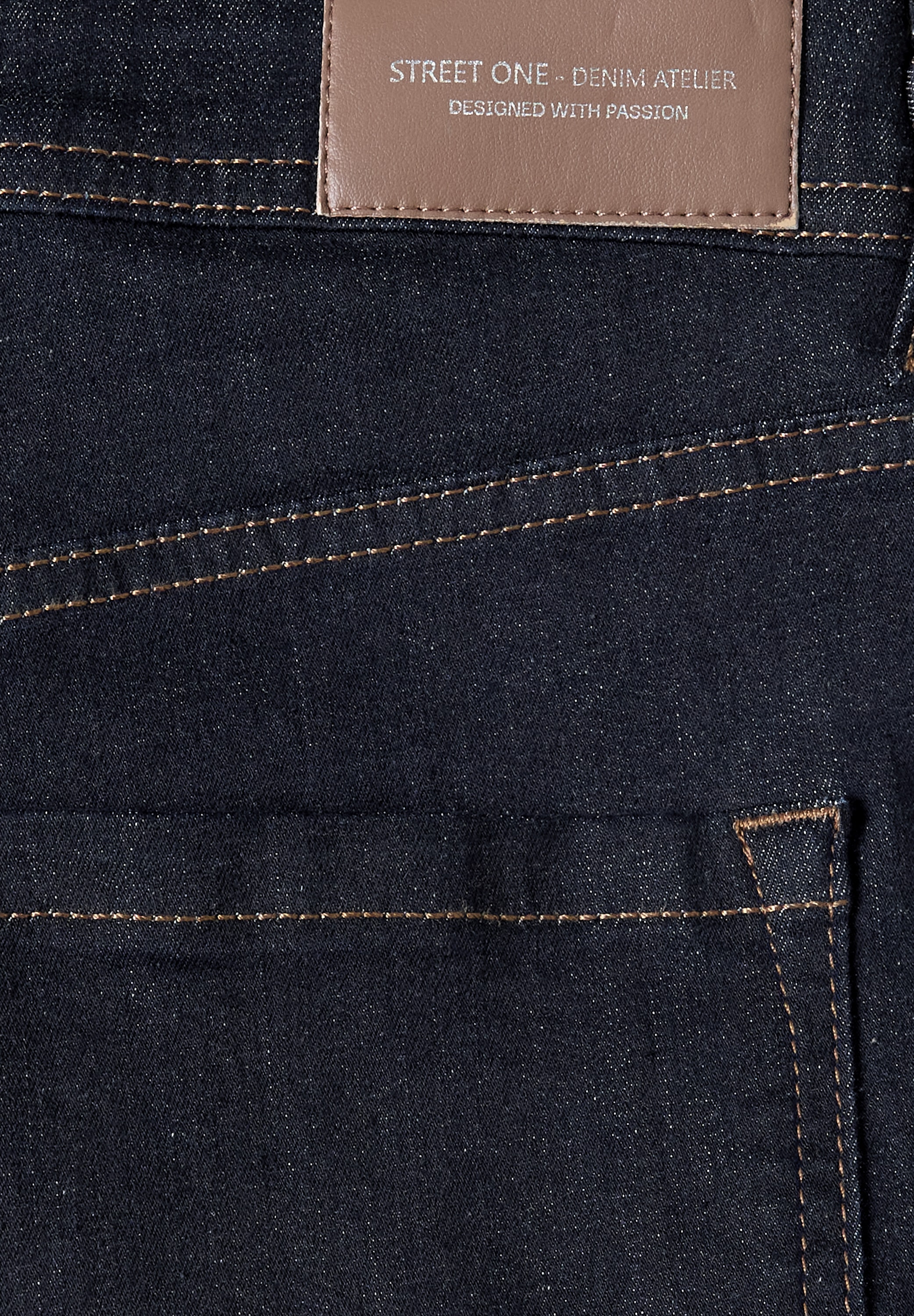 STREET ONE Jeans loose fit »Style Emee« Denim effet délavé avec détails à la ceinture