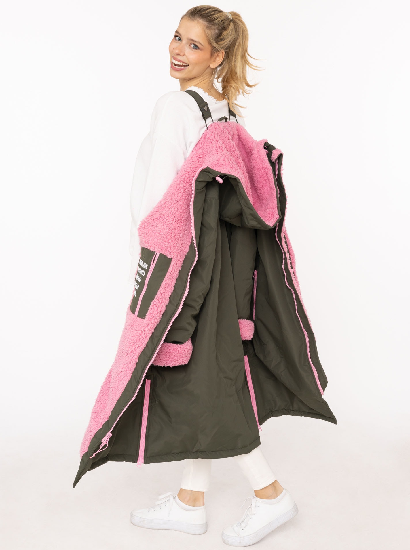Zwillingsherz Kurzmantel »"Oversize Windjacke ZH"« seitliche Taschen, Kapuze, Reissverschluss, Teddy Futter