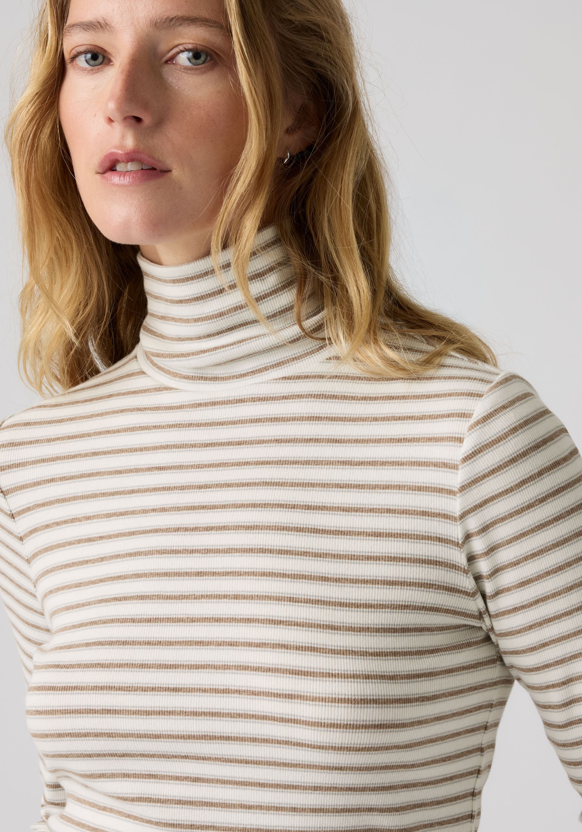 Levi's® T-shirt à col roulé »HAYES LS LAYERING TURTLENECK« Col roulé haut fermé