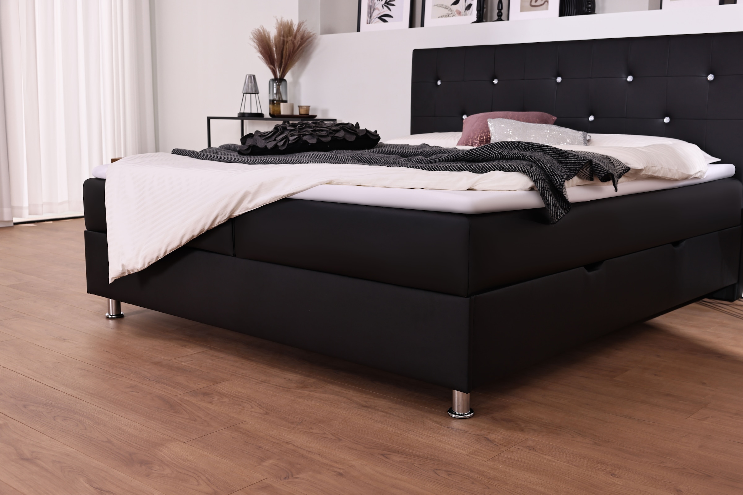 Home affaire Lit de boxe »Big Noux aus schwarzem Kunstleder mit Kristallsteinen im Kopfteil« inkl. Bettkasten, erhältlich in der Grösse 180x200cm