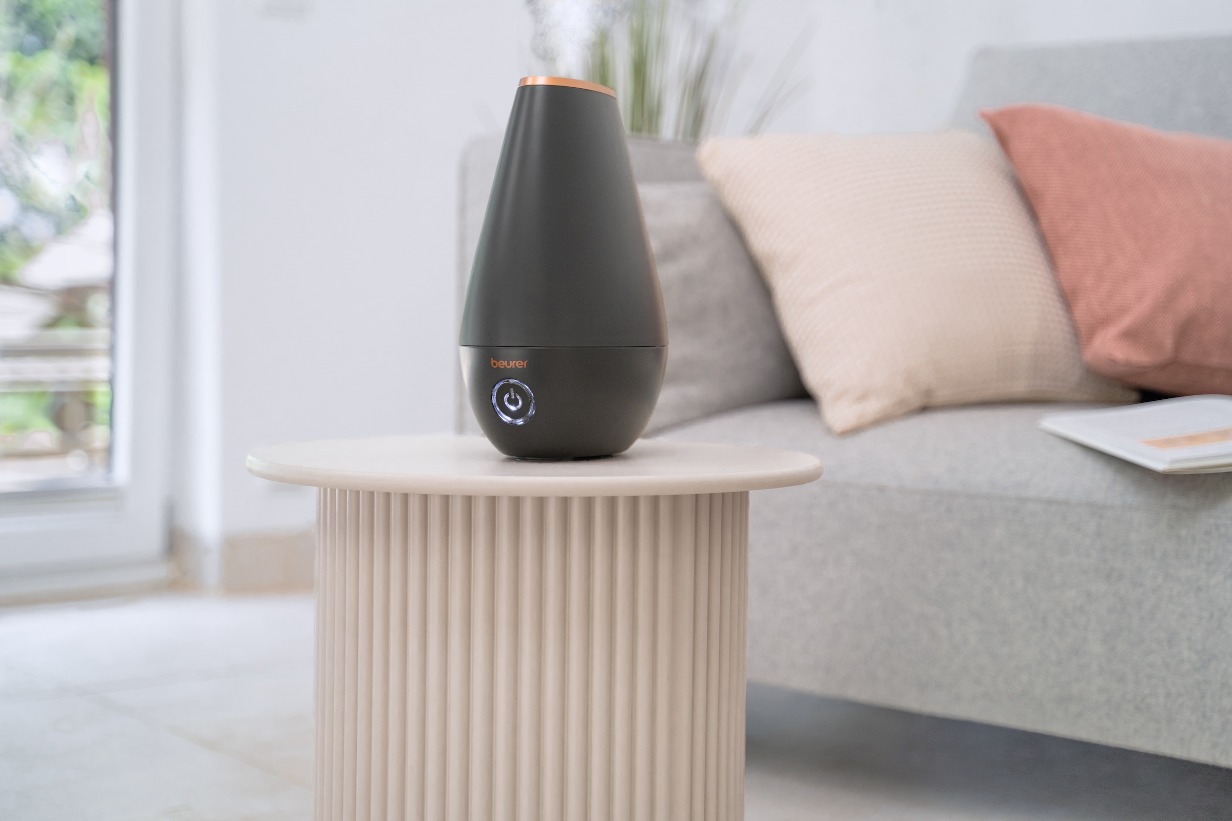 BEURER Luftbefeuchter »LB 37, geräuscharme und mikrofeine Zerstäubung, für Räume bis 20m²« 2 l Wassertank Auch zur Raumbeduftung mit Aromaölen geeignet