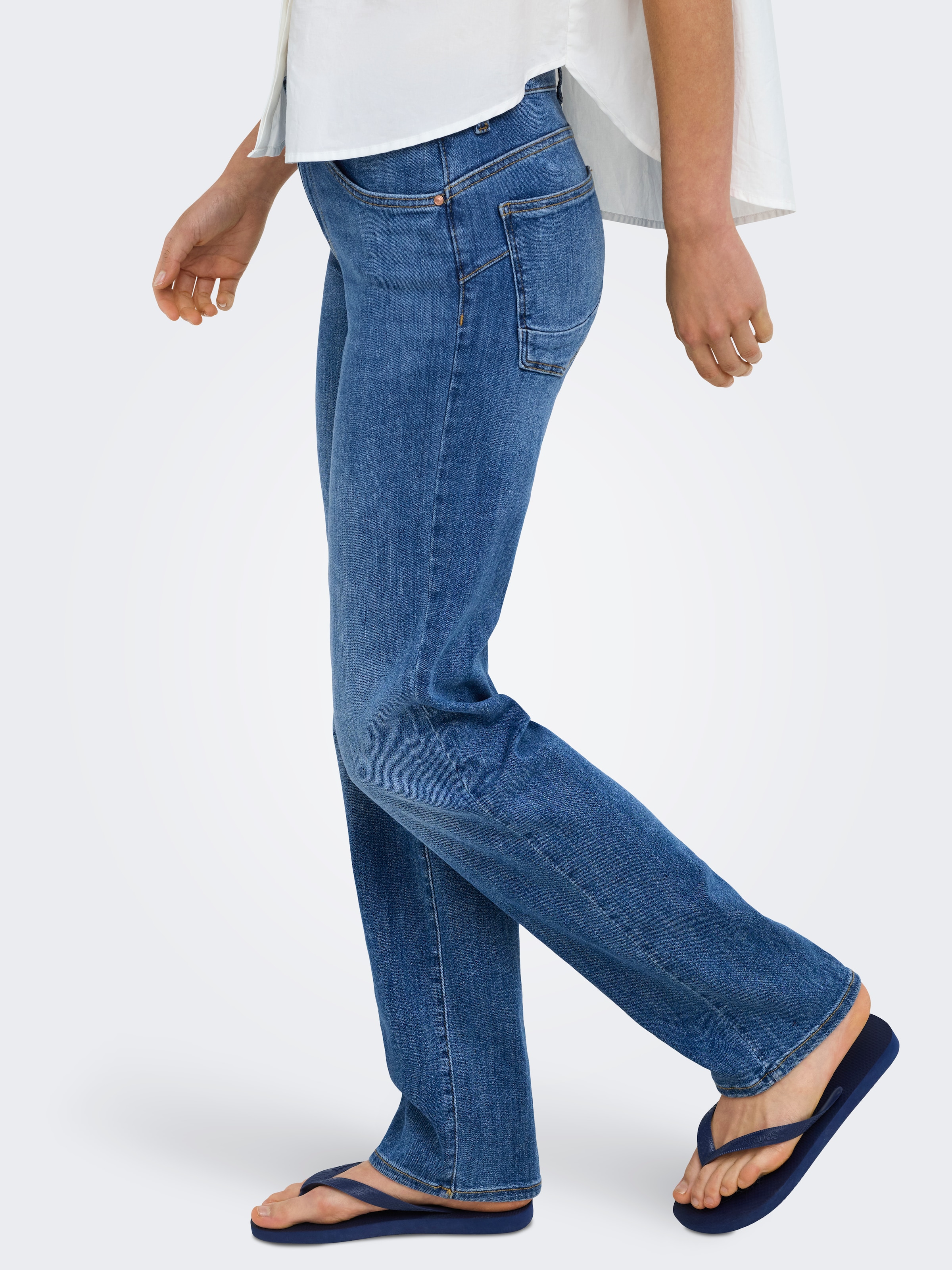 ONLY Jeans slim »ONLPOWER MW PUSH UP SLIM STRAIGHT DNM« mélange de coton, taille mi-haute, coupe slim