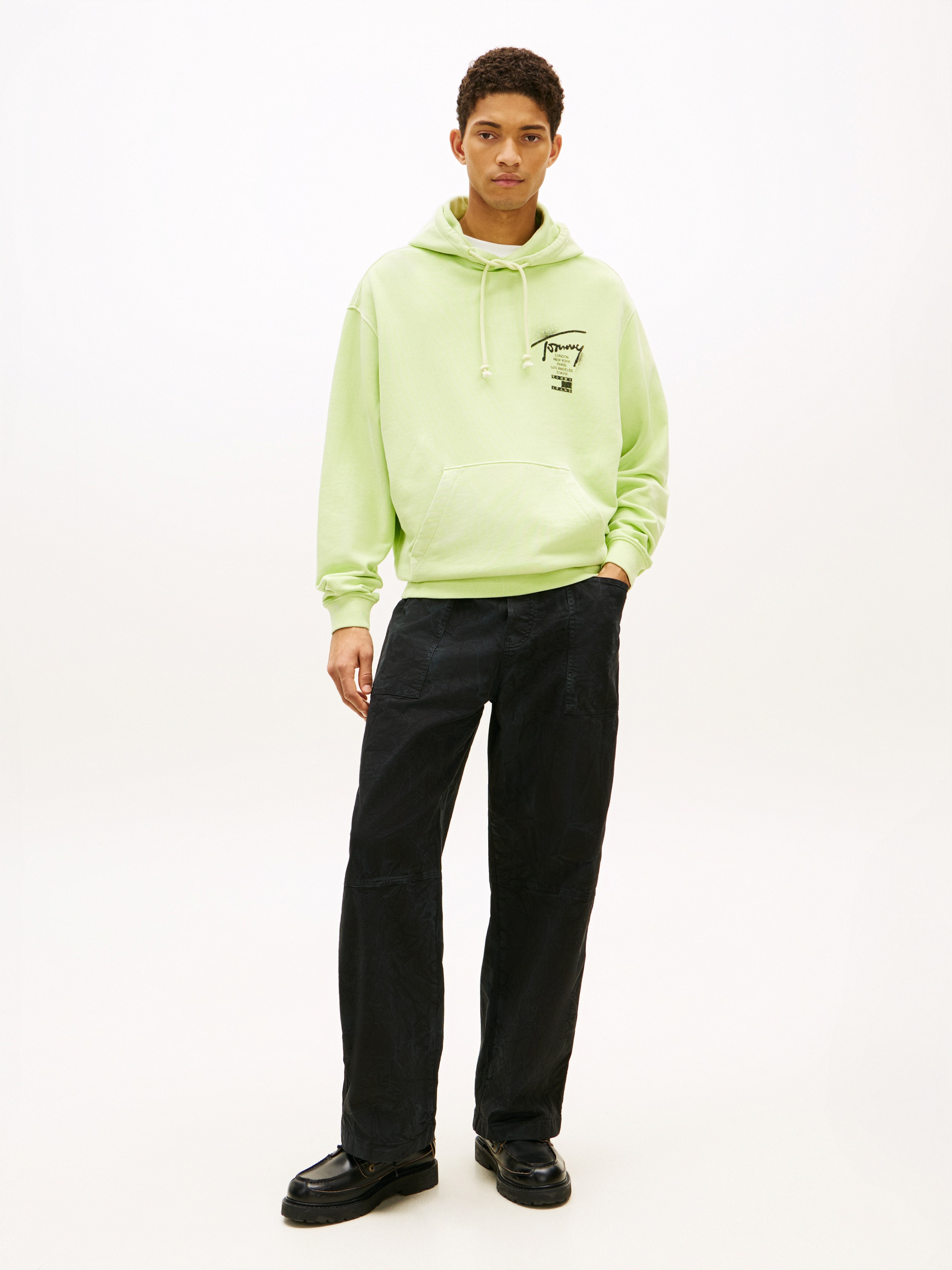 Tommy Jeans Sweat à capuche »TJM RELAXED NEON SIGN«, coupe décontractée avec capuche
