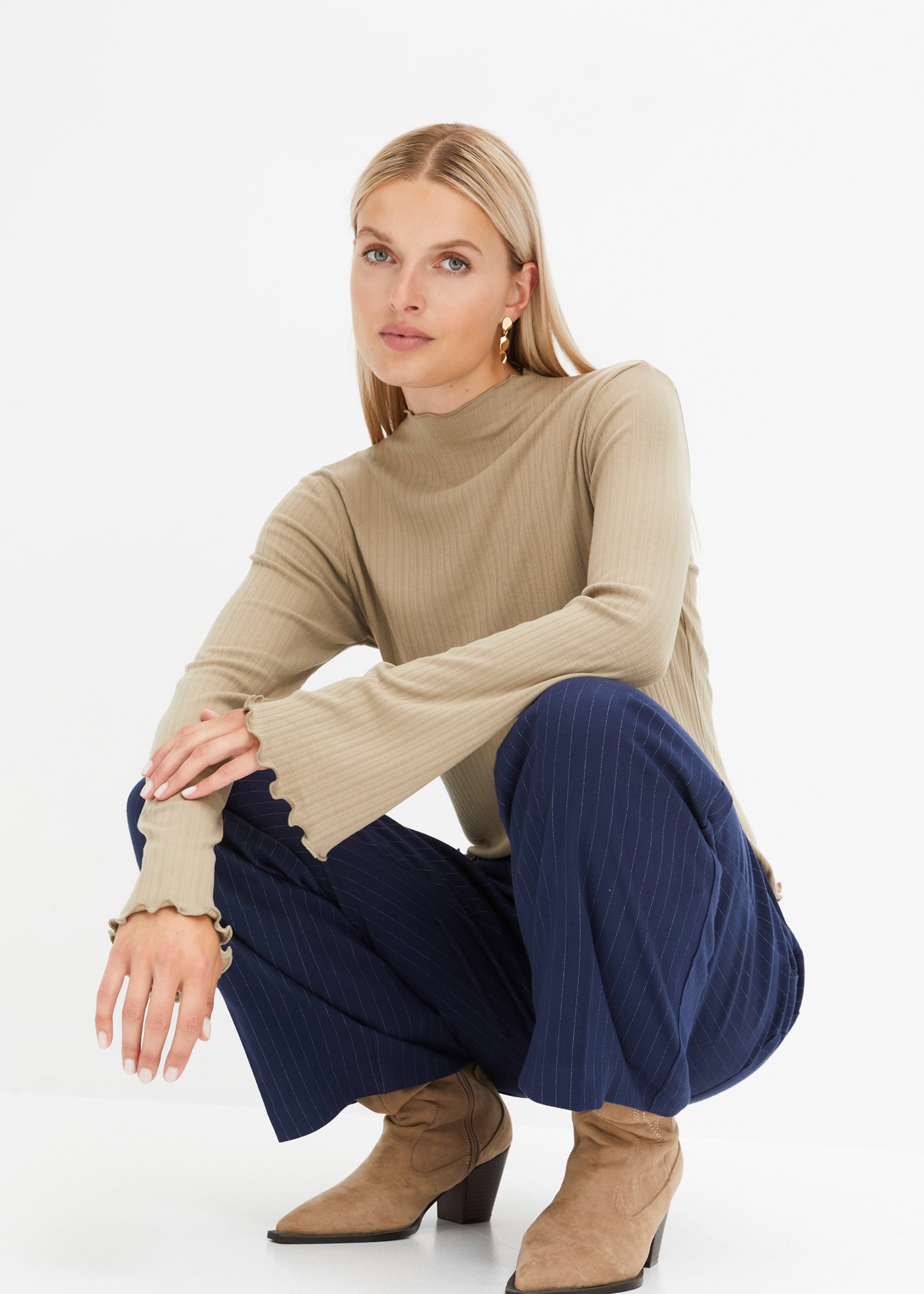 bonprix Langarmshirt »Geripptes Langarmshirt« schmale Passform, mit Trompetenärmeln, ohne Verschluss und Kragen