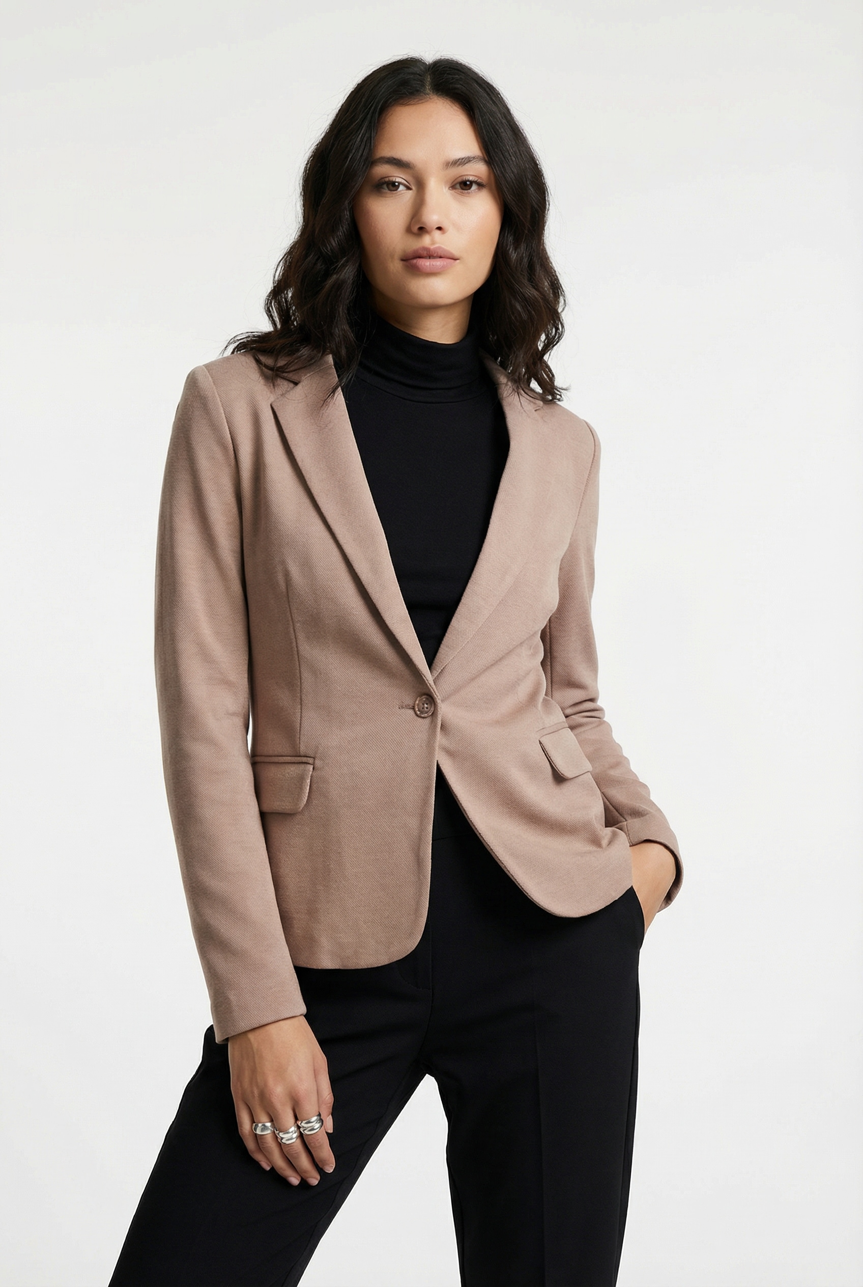 Vero Moda Blazer en jersey »VMJULIANE, figurbetonter Schnitt, 1-Knopf Verschluss« ungefüttert
