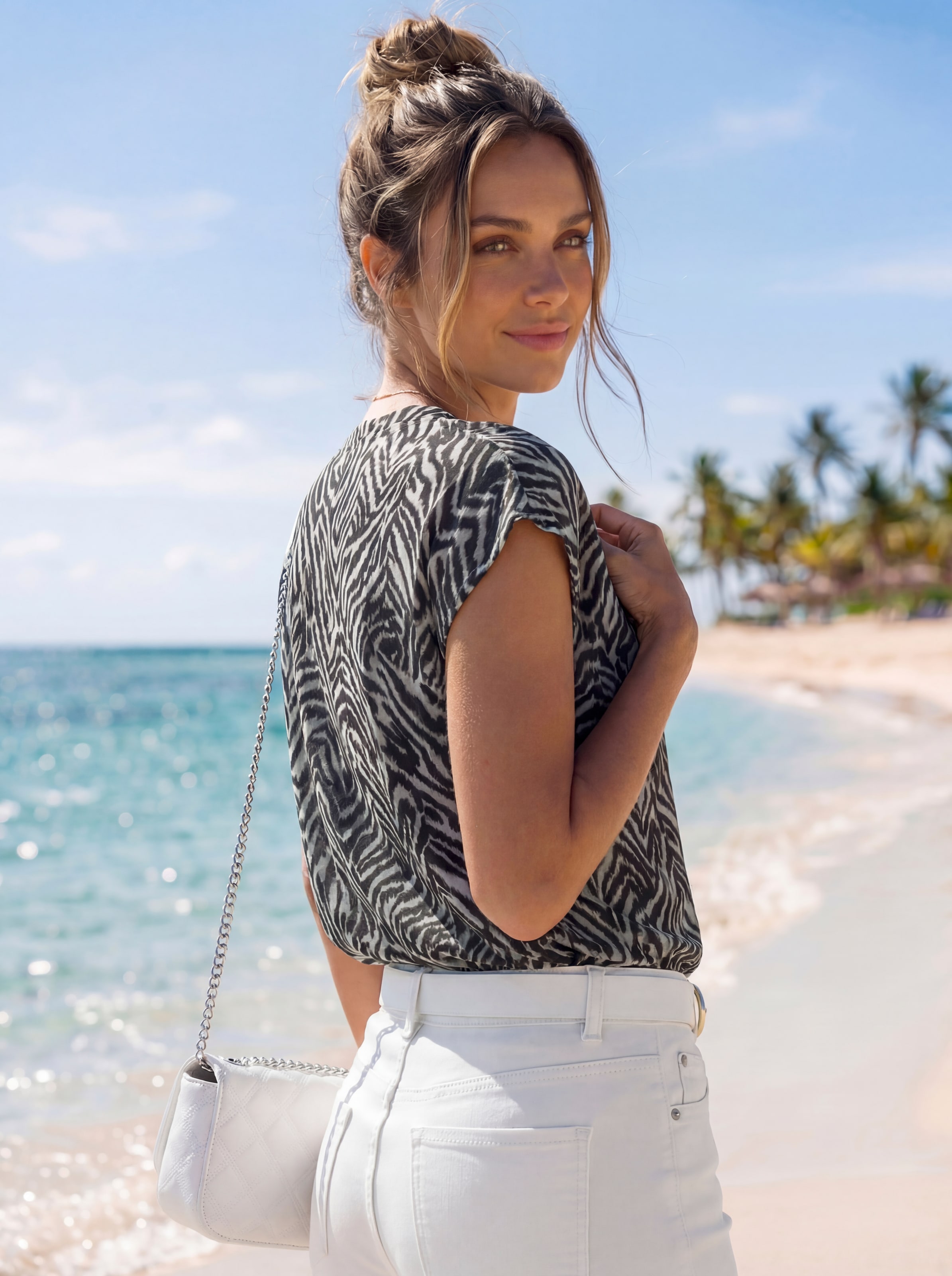 LASCANA Blouse à enfiler mit Zebraprint und modischen Knöpfen, Kurzarmbluse, sommerlich