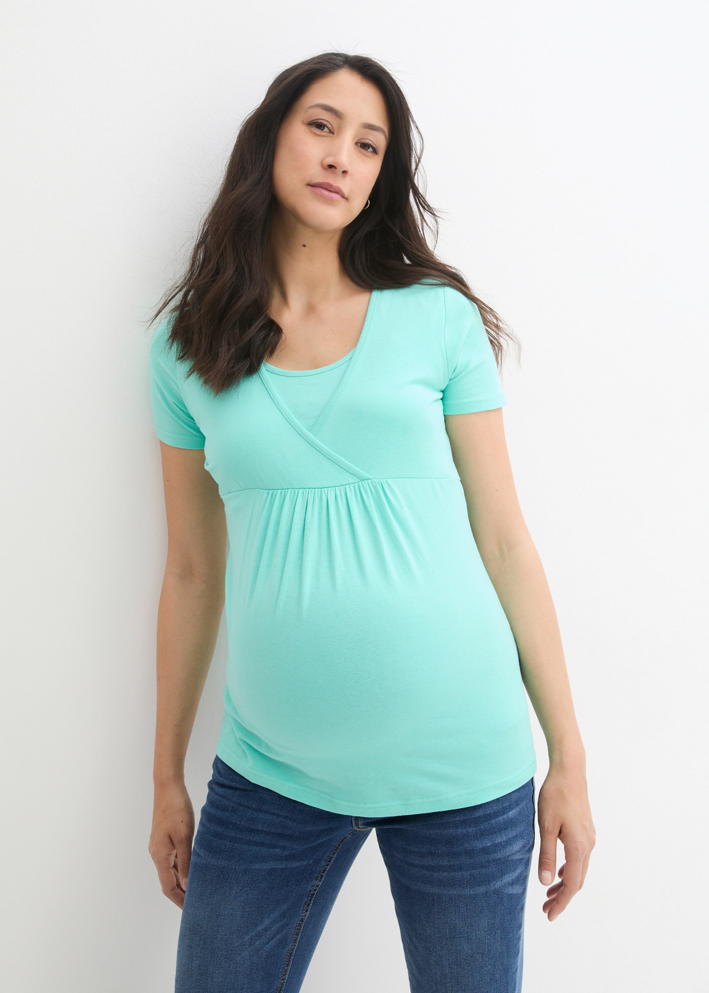 bonprix T-shirt d'allaitement »2-in-1 Umstands- und Stillshirts (2er Pack?)« Packung, 2 cuis figurumspielende Passform, mit Wickelschnitt