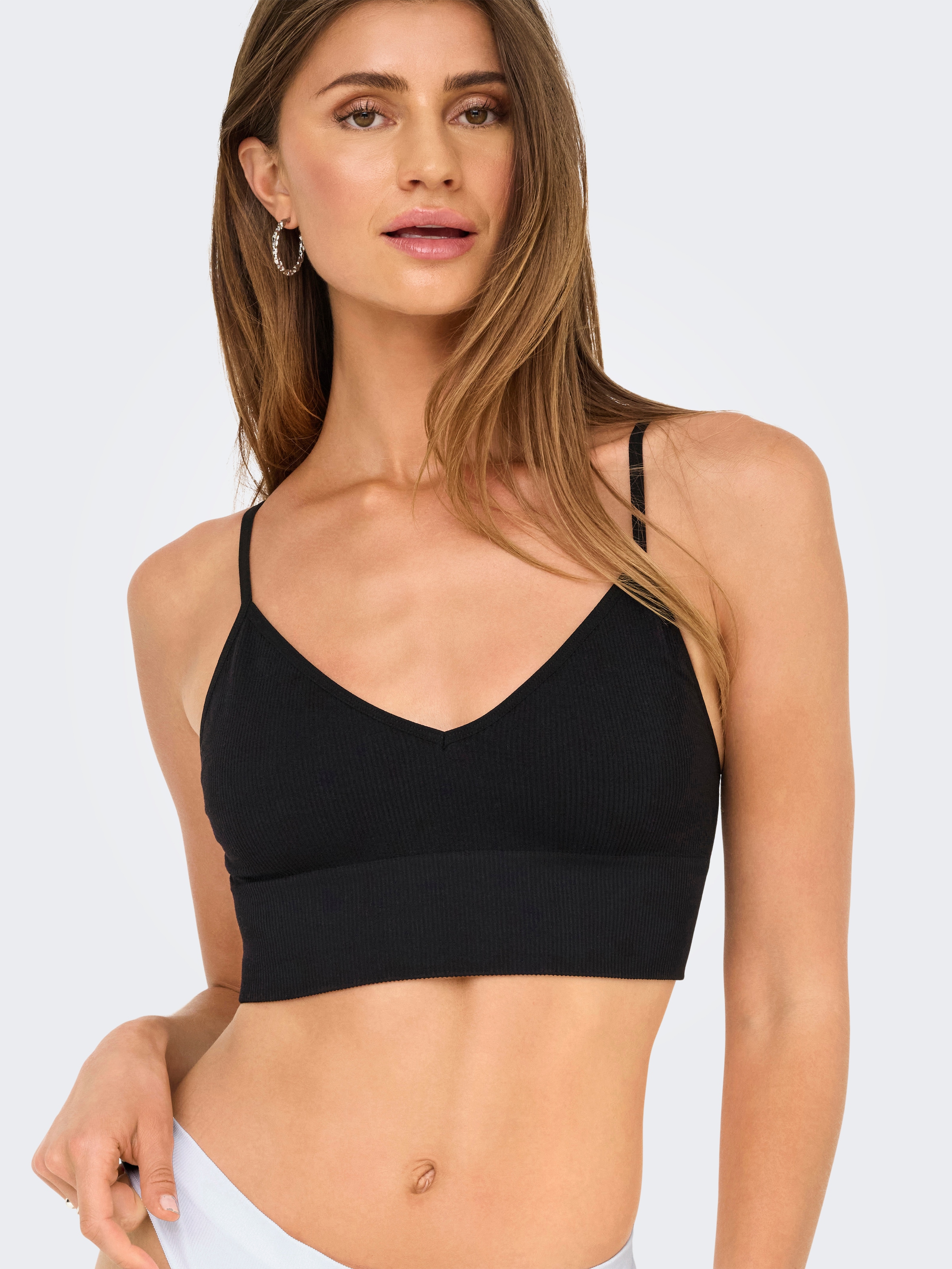 ONLY Bustier »ONLVICKY RIB S-L V-NECK 3-PACK TOP NOOS« Packung, 3 tlg. figurbetont, modisch, Materialmix, Jersey, Spaghettiträger