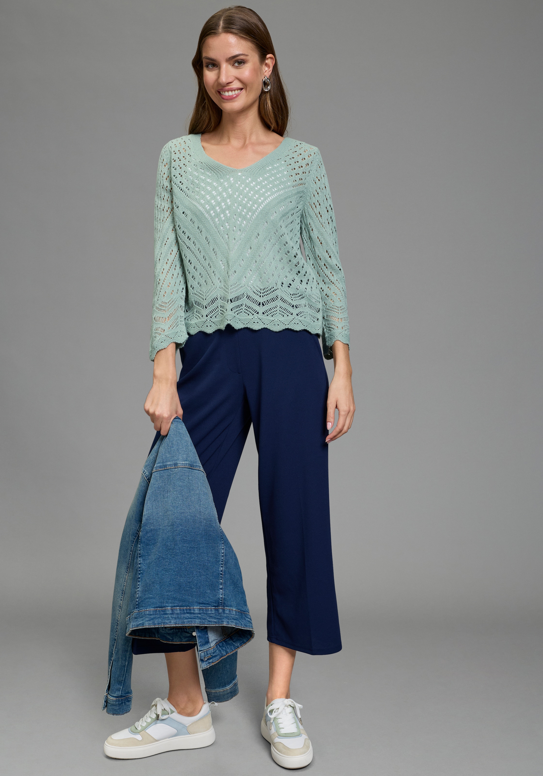 Laura Scott Pull ajouré mit femininer Silhouette aus Lochstrick