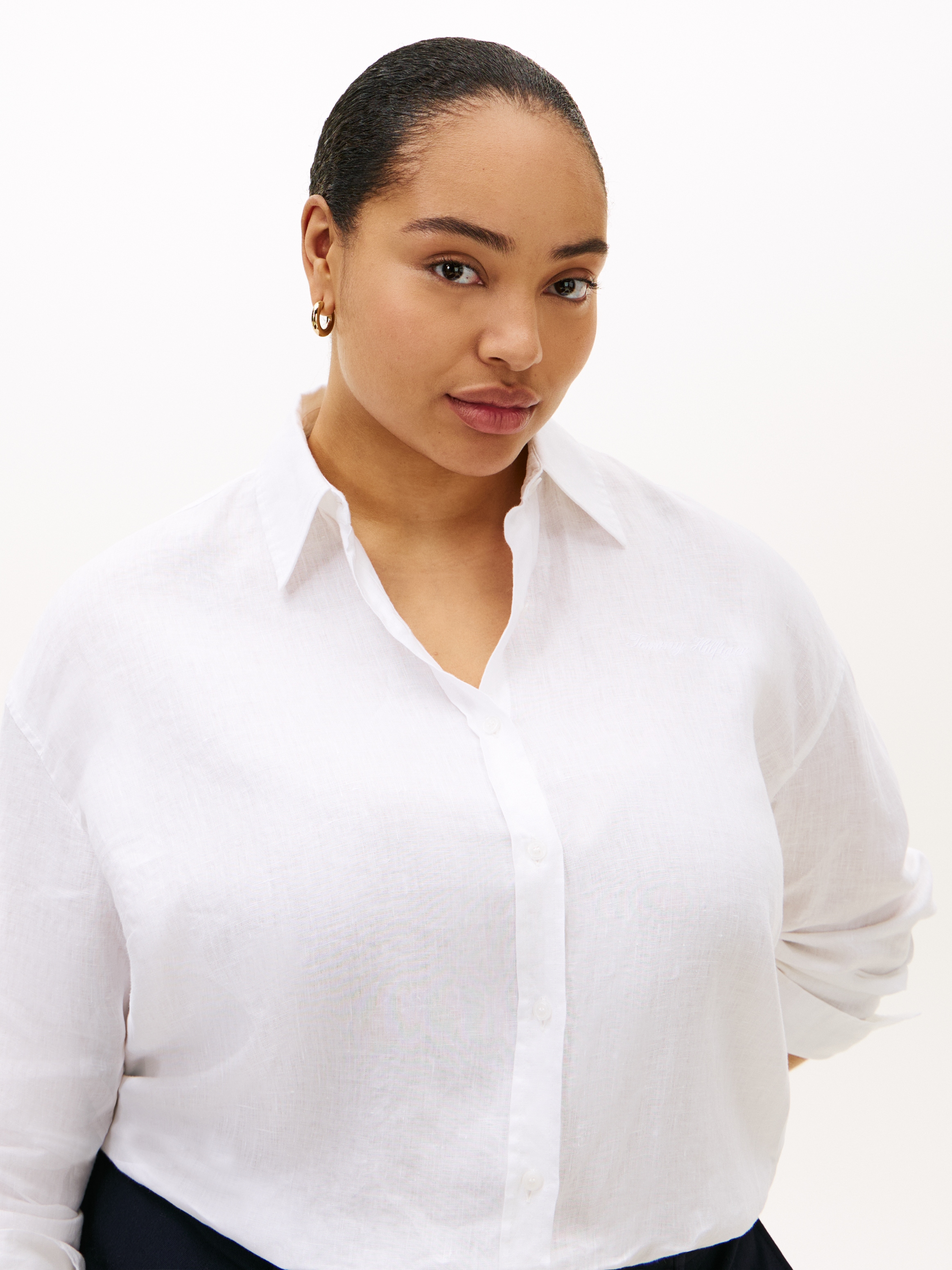 Tommy Hilfiger Curve Langarmbluse »CRV ESS LINEN ROUND HEM SHIRT« in grossen Grössen, oversize