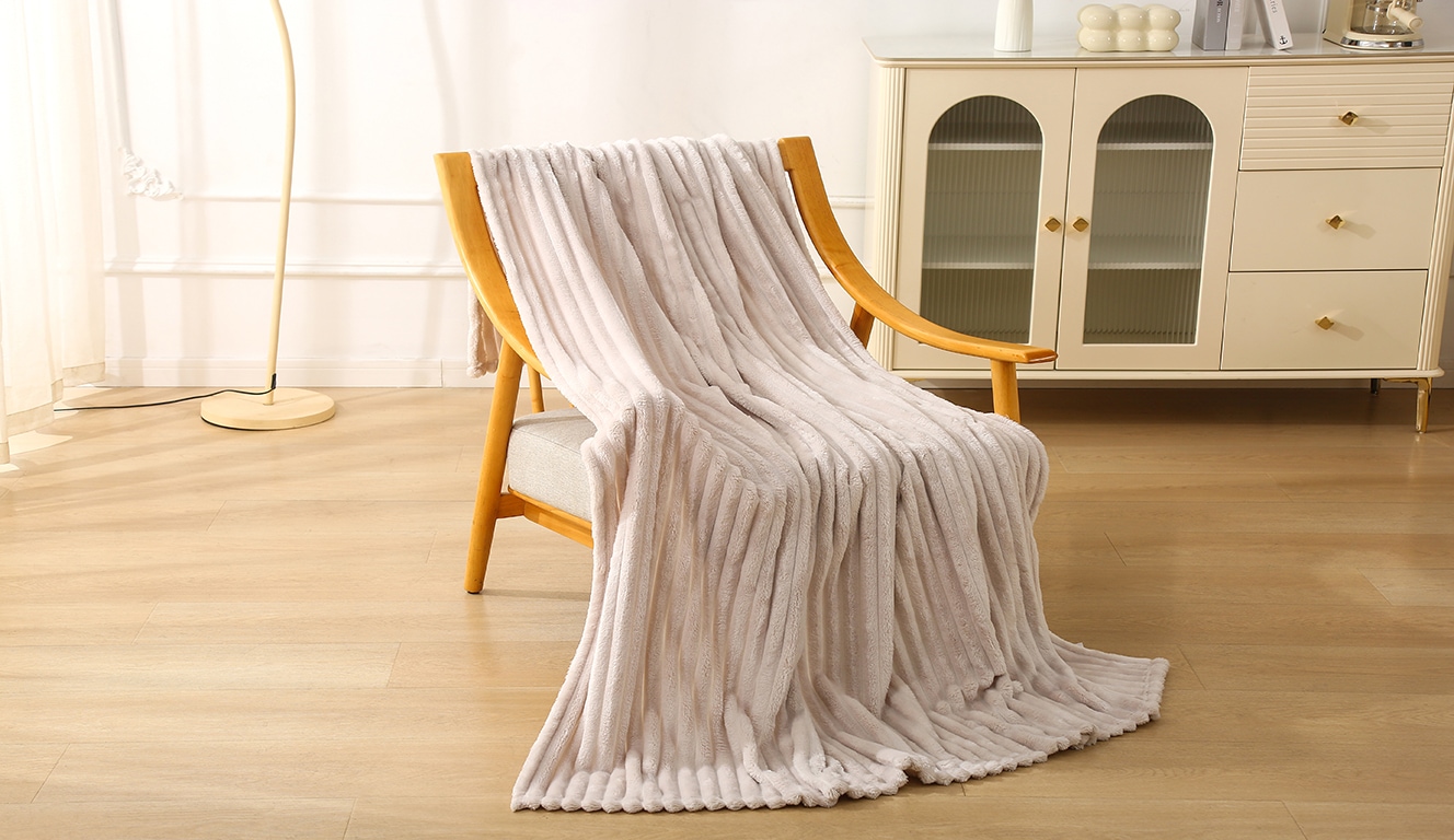 GOODproduct Couverture d'intérieur »Millara« Kuscheldecke in Cord-Optik, 150x200 cm, Wohndecke, Sofadecke,