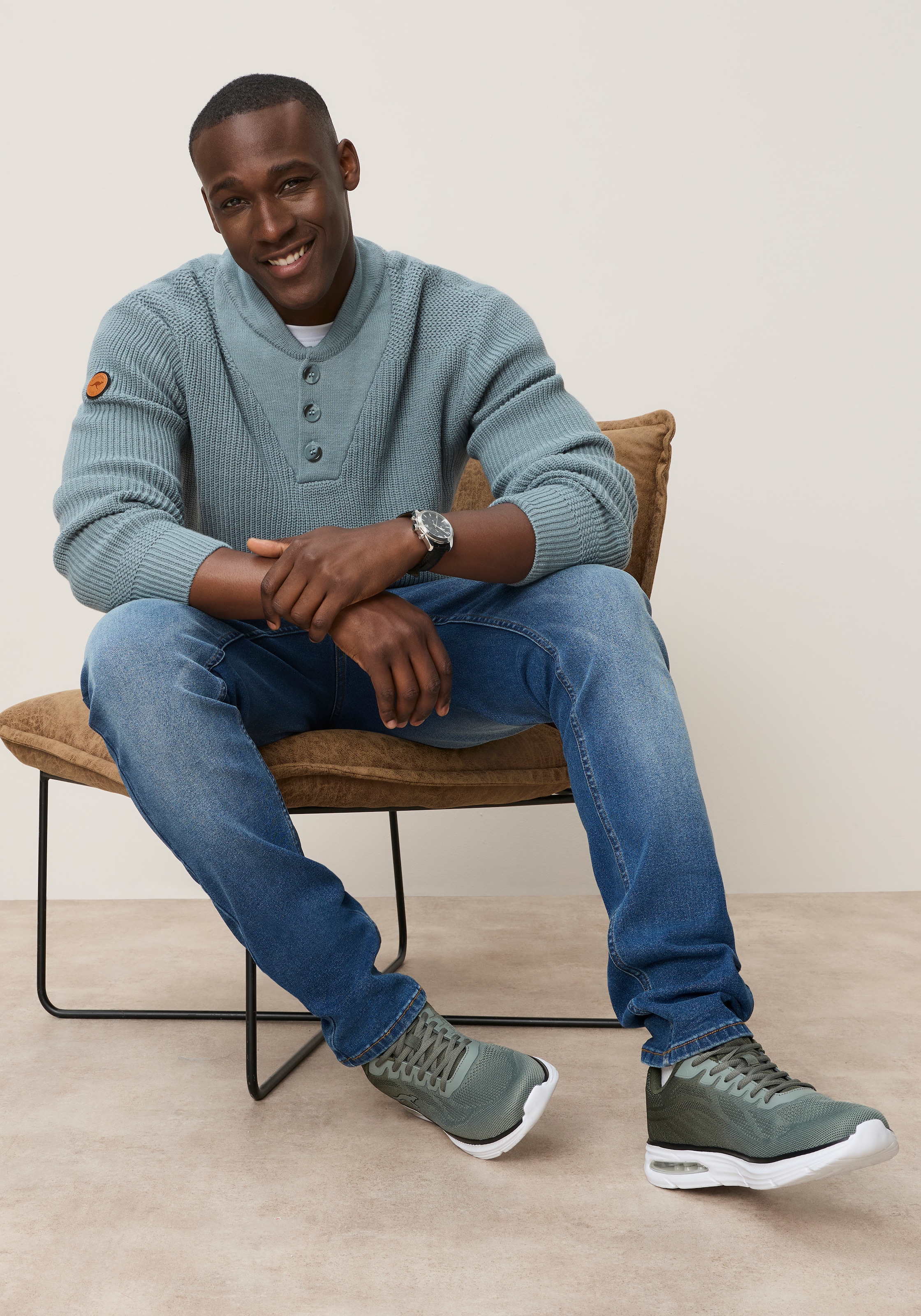 KangaROOS Pull en tricot avec col montant, coupe regular fit, en coton, manches longues