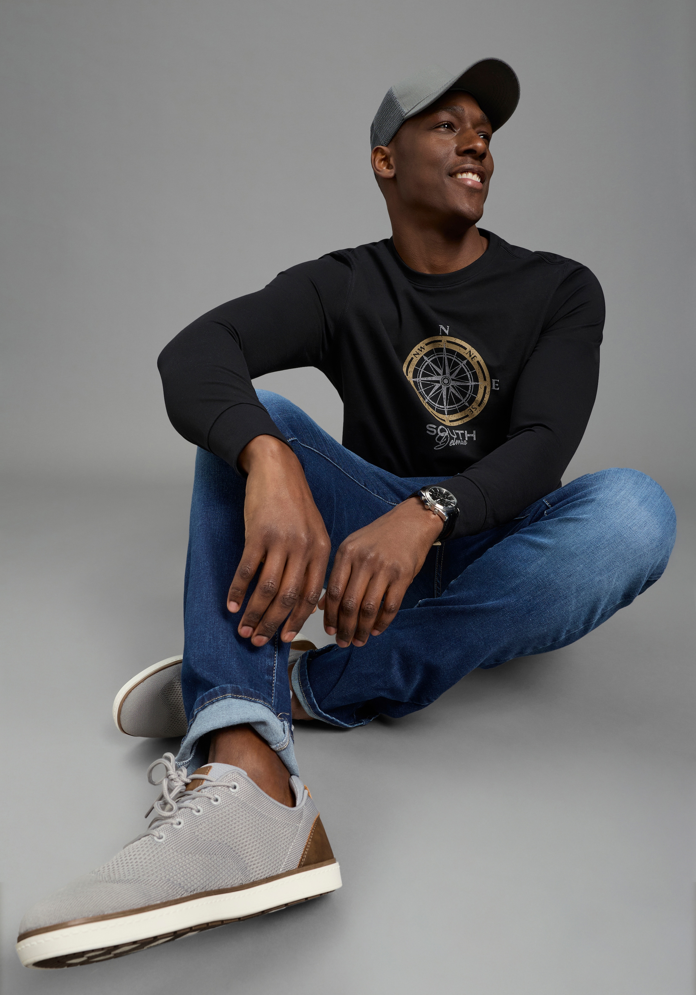 DELMAO Shirt à col rond »Neue Kollektion« casual Stil, langarm, schmale Passform, mit Print