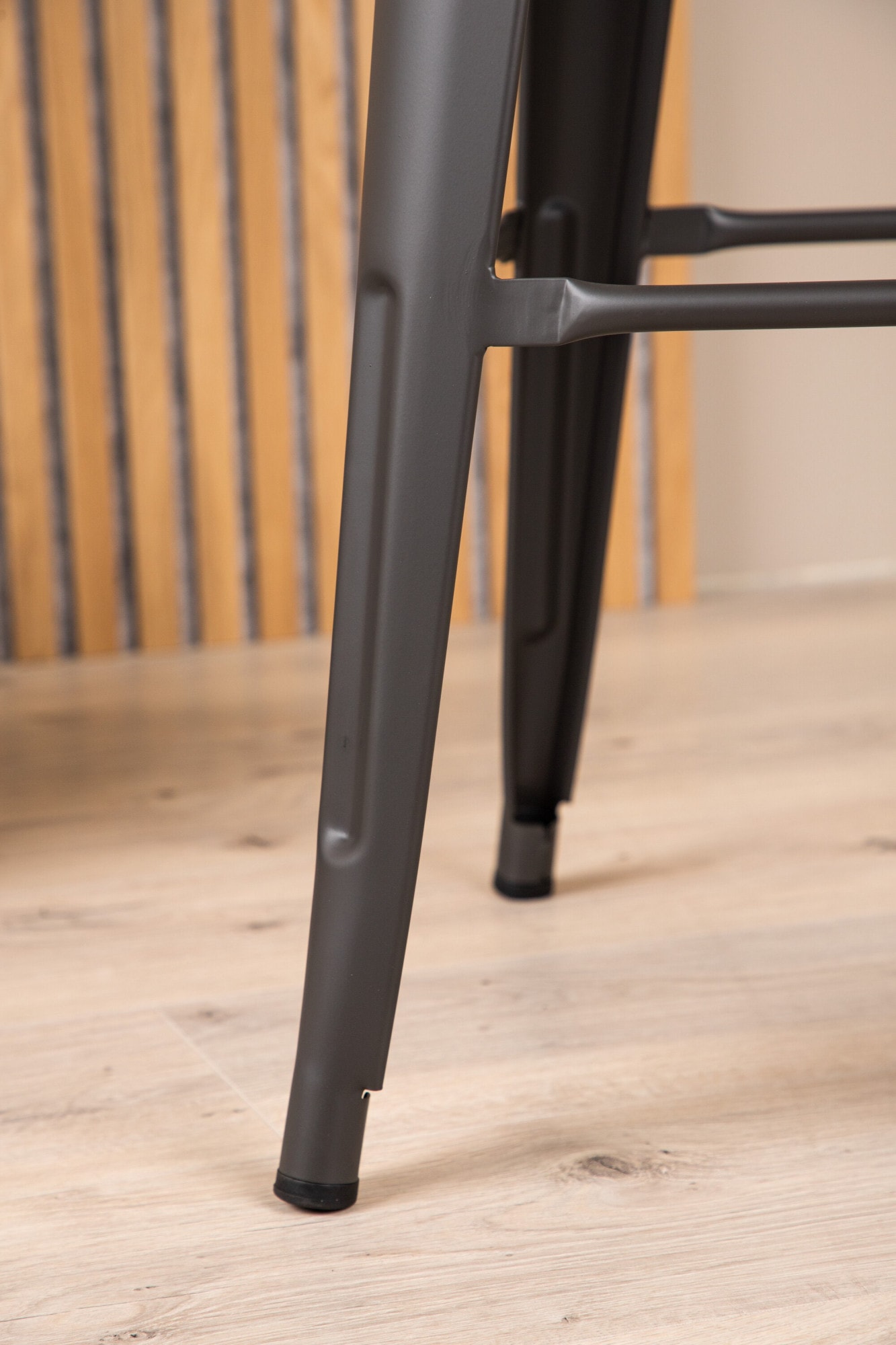 Venture Home Tabouret de bar »Tempe, 4er-Set Barhocker, kompakt, 136 kg belastbar« Ensemble, 4 cuis tlg. Tabouret de bar, cadre en acier, repose-pieds, pieds évasés, simple
