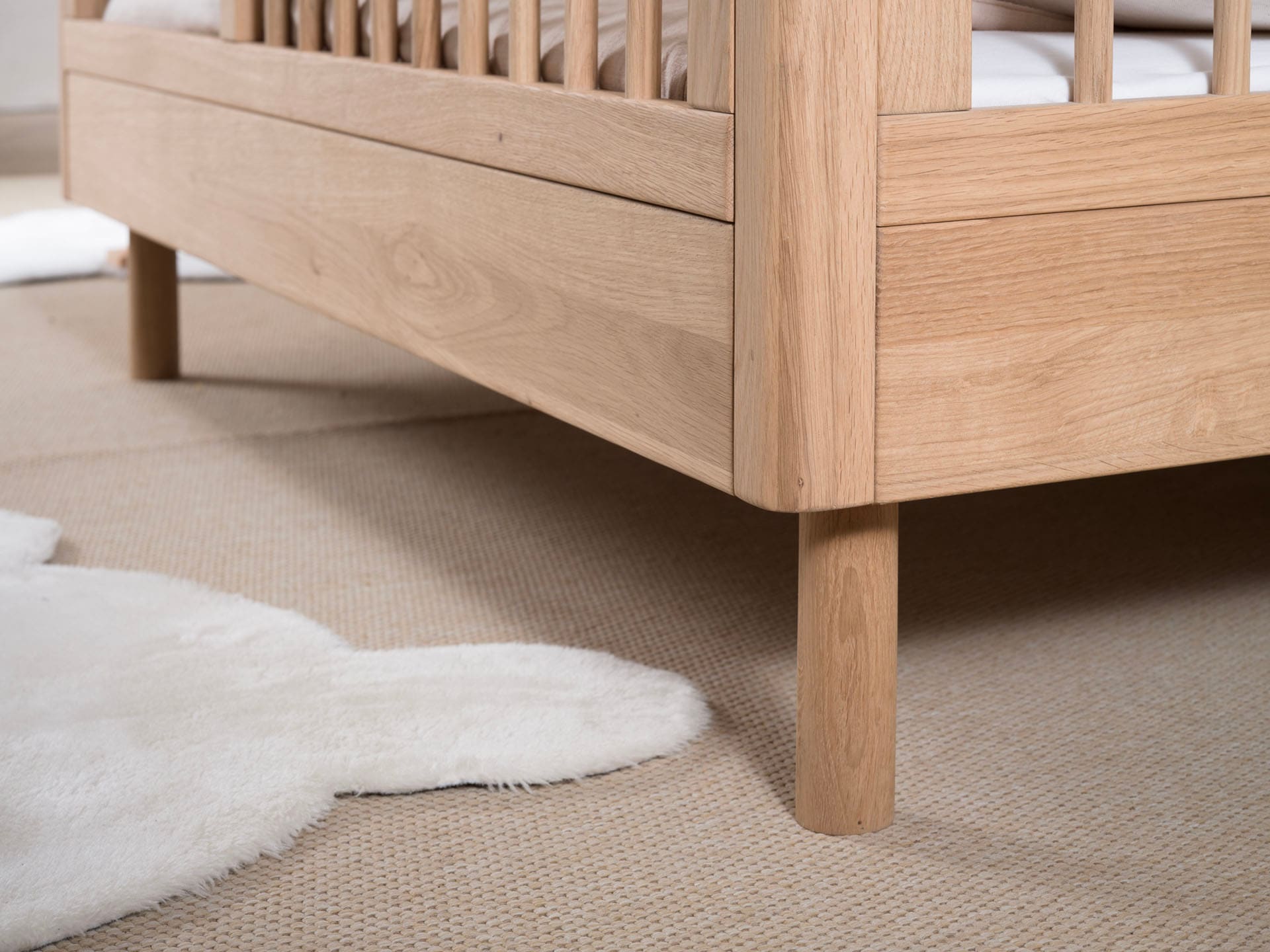 Vipack Lit d'enfant »stabil und hochwertig gebaut, Kanten gerundet, mit Rausfallschutz« 70/140 cm, incl. sommier à lattes, en chêne massif huilé naturel
