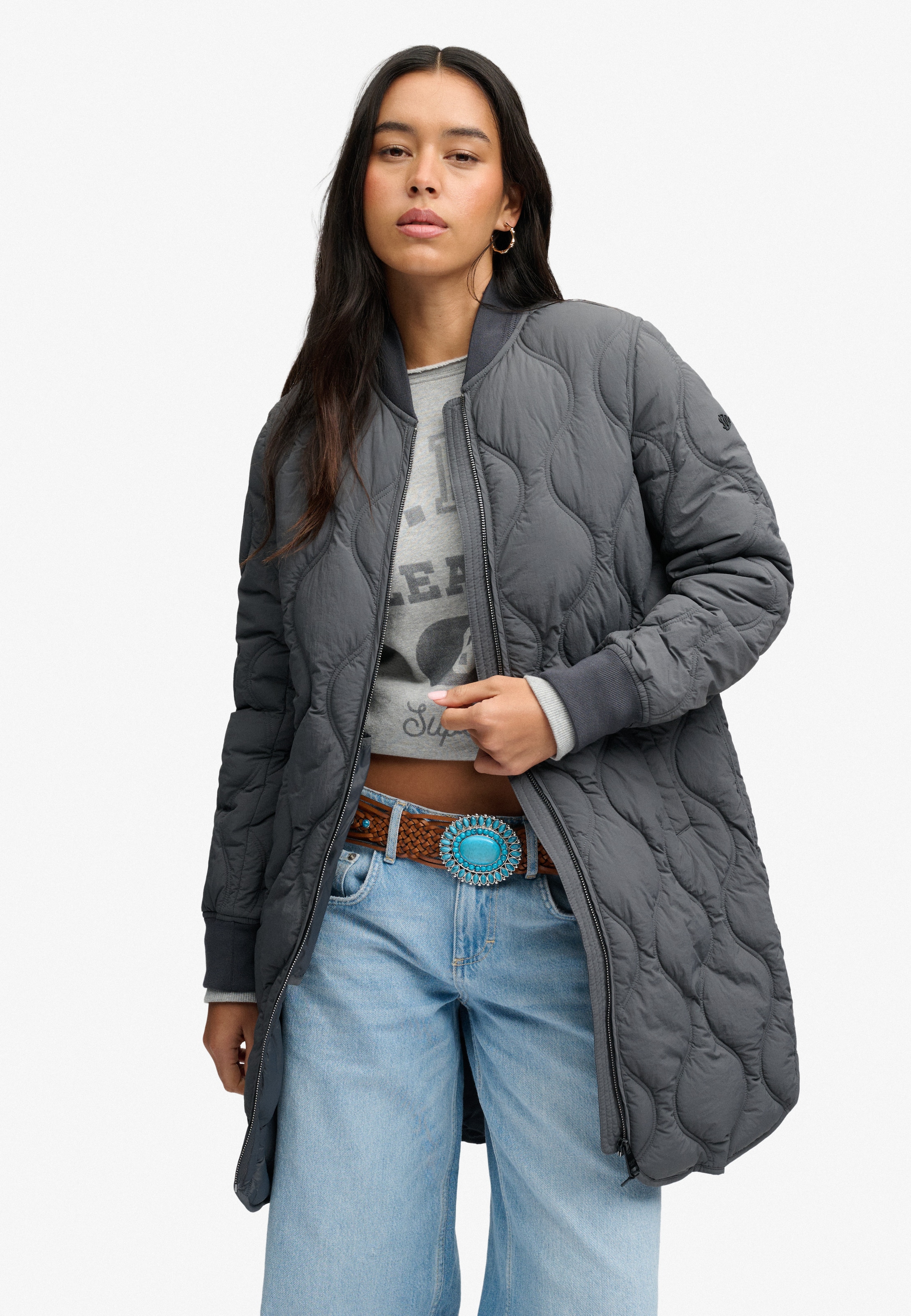 Superdry Steppjacke »LONG ONION QUILT LINER JKT« mit Obermaterial aus Nylon, Relaxed Fit, pflegeleicht, unifarben
