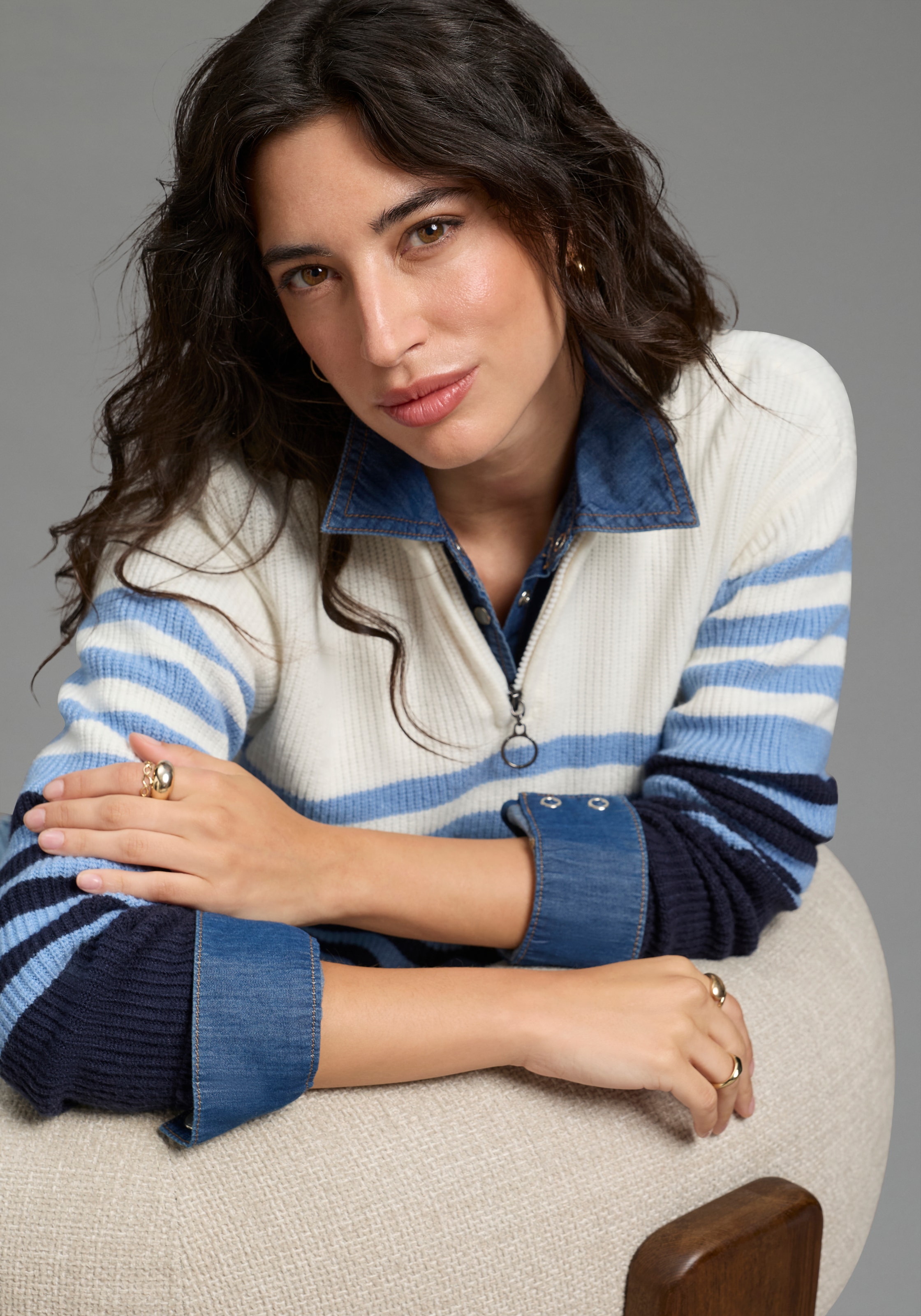 Laura Scott Pull en tricot »im maritimen Streifenlook mit Troyerkragen« avec coupe à la hanche