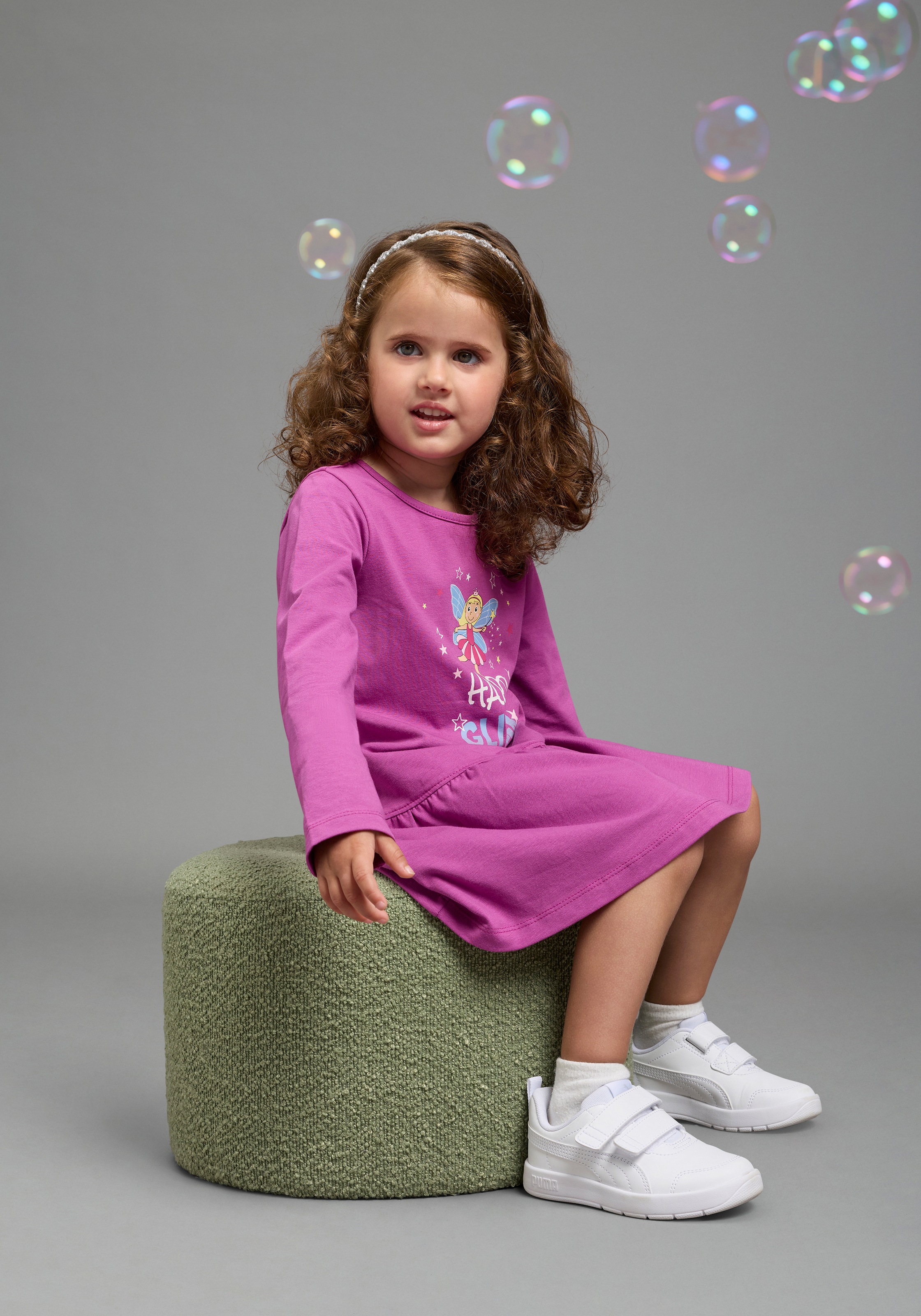 KIDSWORLD Robe en jersey »HAPPY GLITZER TAG« longueur au-dessus du genou, look ludique, en mélange de coton