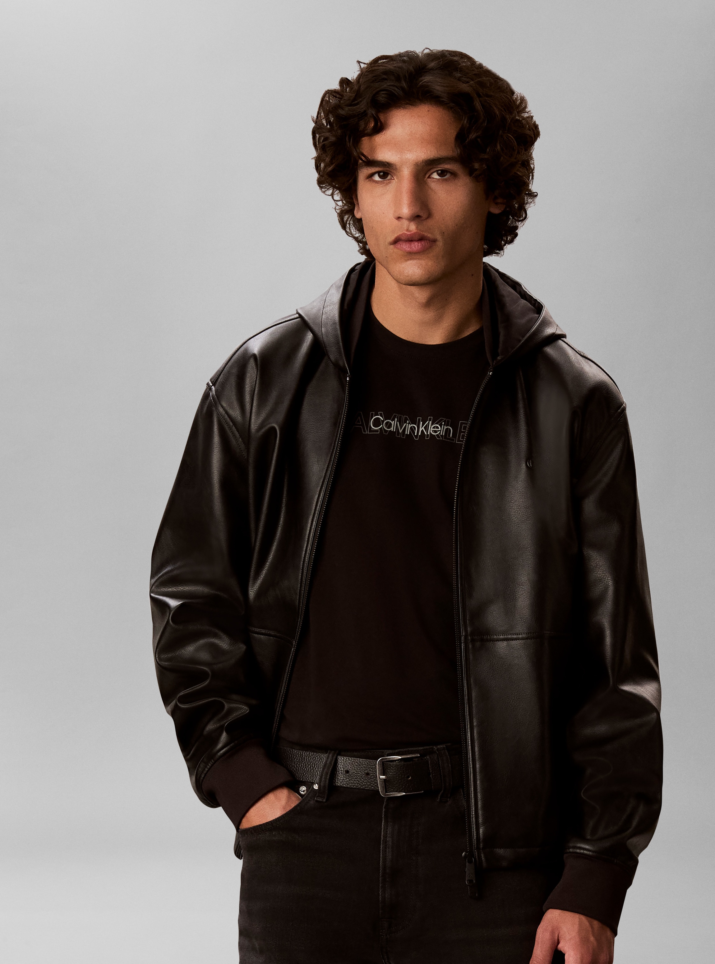 Calvin Klein T-shirt »REPEAT LOGO GRAPHI« coupe régulière avec col rond