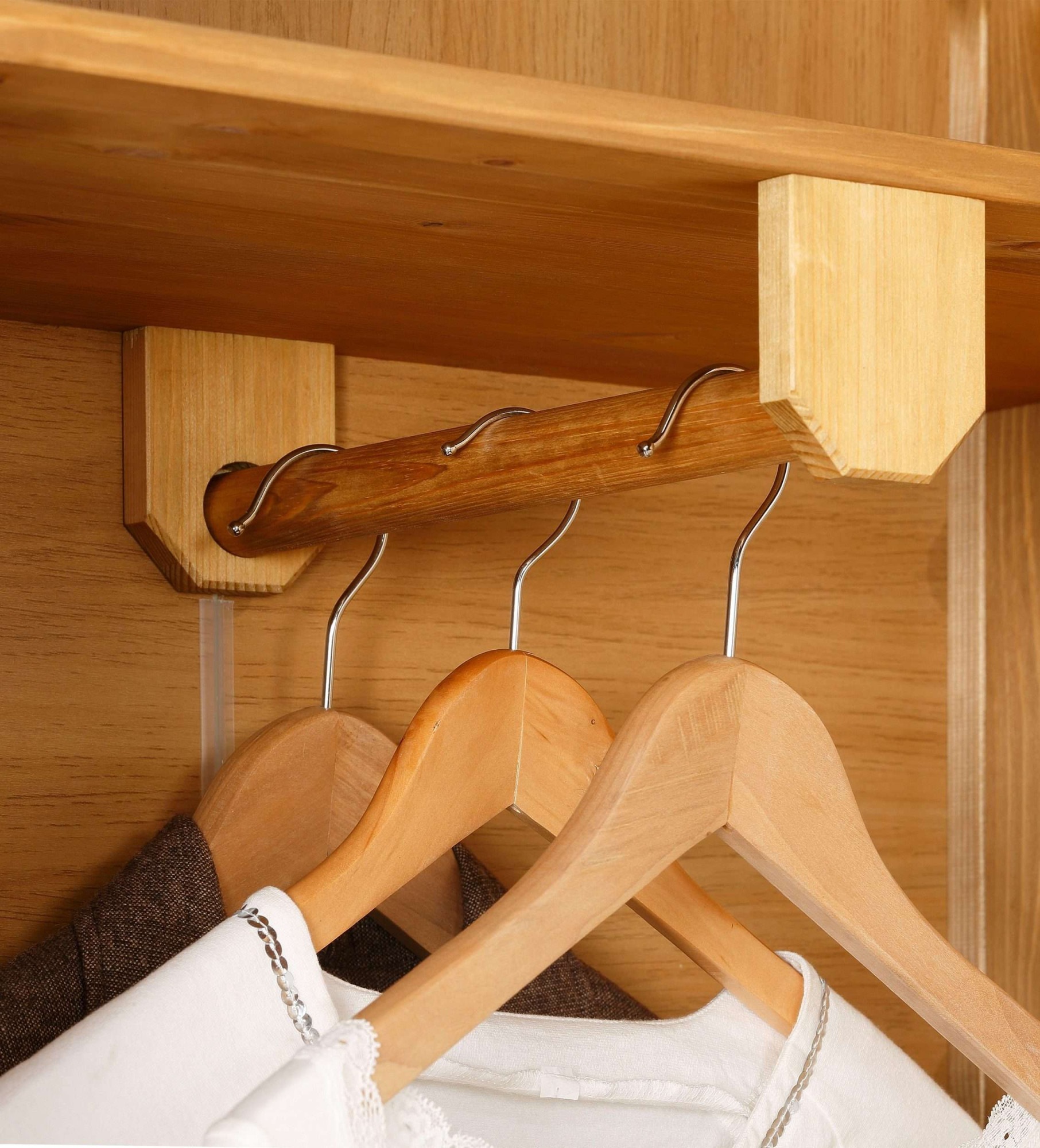 Home affaire Garderobenschrank »Skandinavia« Massivholz, mit Spiegel und seitlichen Hängemöglichkeiten