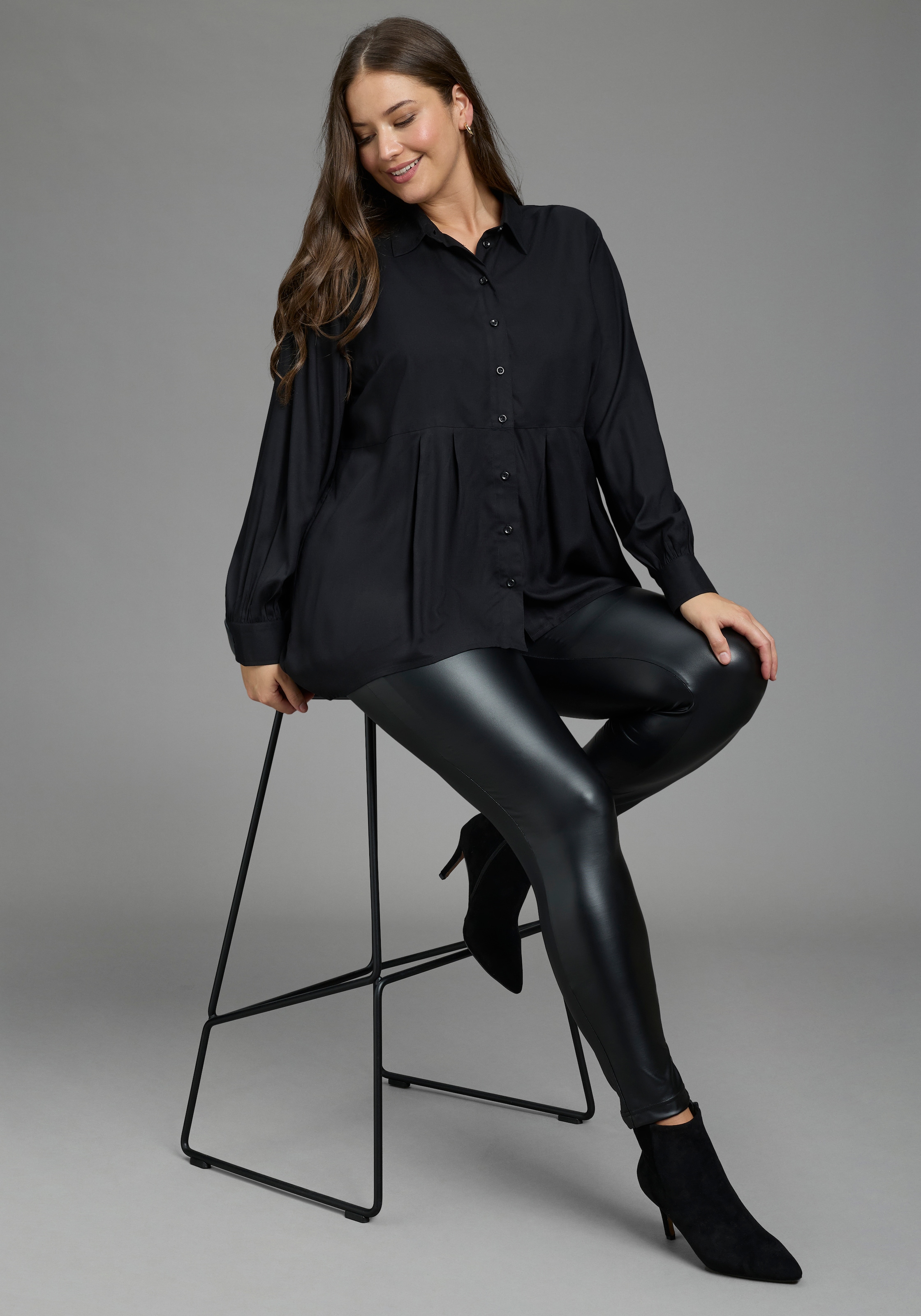Laura Scott CURVE Longbluse »Grosse Grössen« femininer Stil, aus Viskose, unifarbene Optik, mit Knöpfen