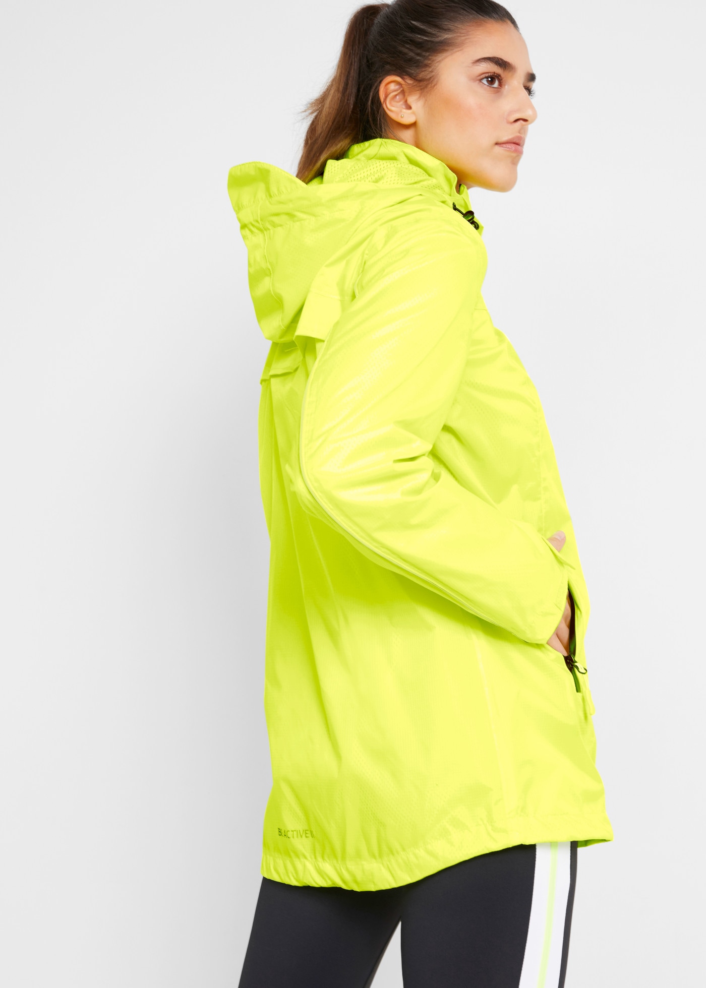 bonprix Funktionsjacke bequemer Schnitt, mit Reissverschlusstaschen, sportlicher Stil