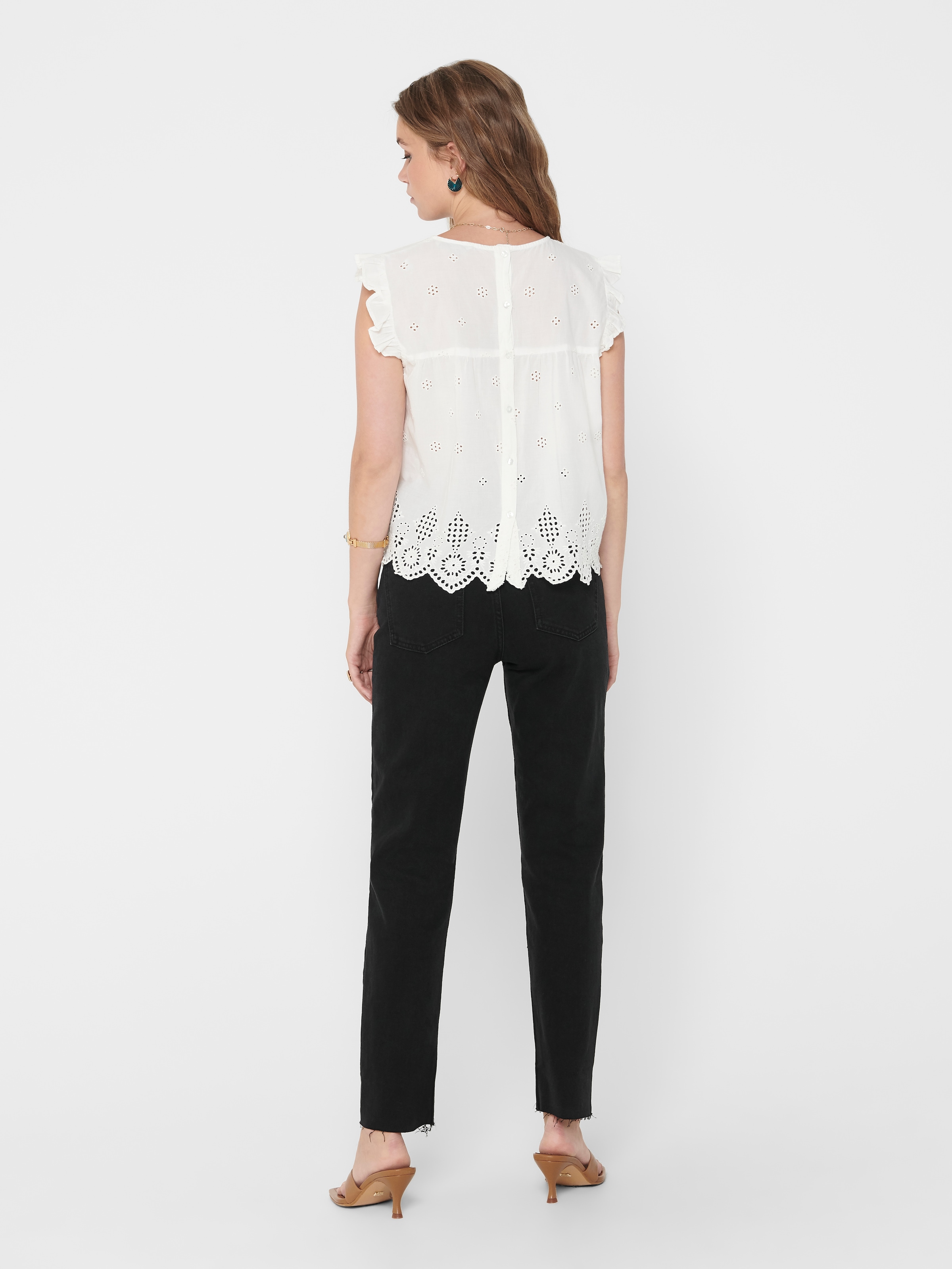 ONLY Top à volants »ONLSILLA LIFE S/L FRILL TOP WVN NOOS« coton, coupe régulière, col rond