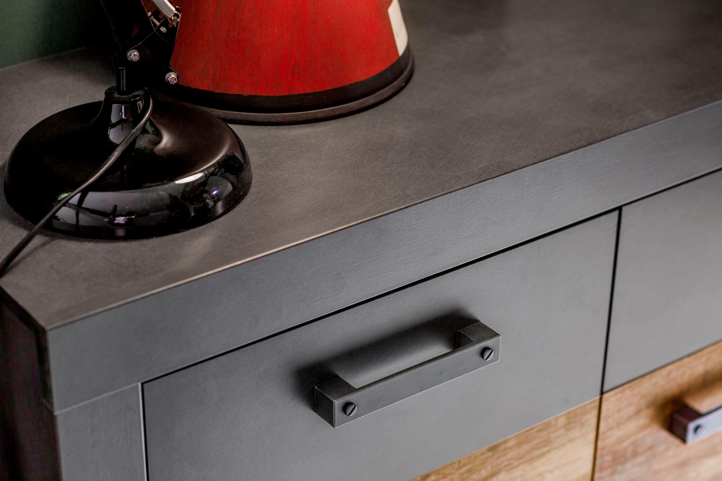 INOSIGN Kommode »Ilana« Kommode mit 2 Türen & 2 Schubladen - (B/T/H) 82/37/86 cm