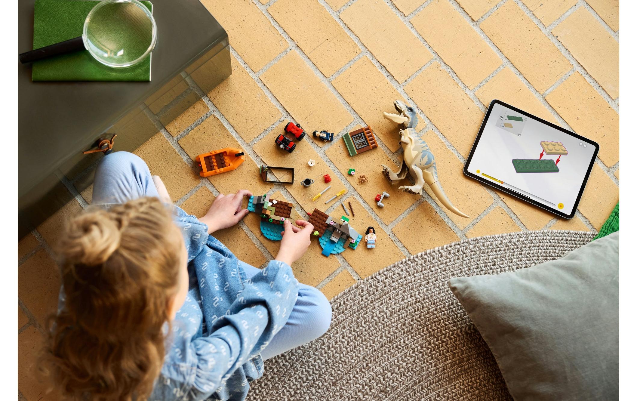 LEGO® Spielbausteine »Jurassic World Flucht vor dem T.Rex«