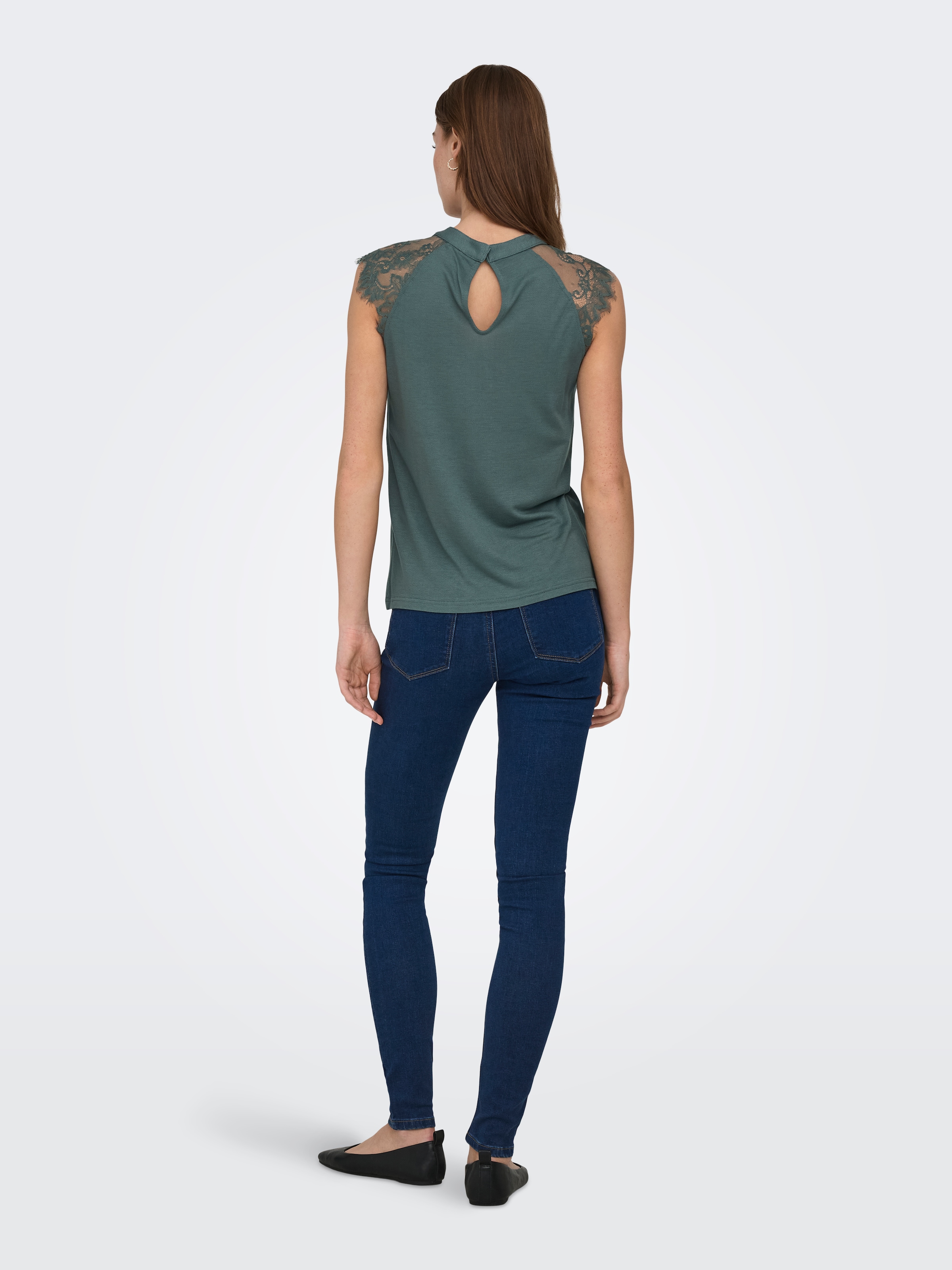 ONLY T-shirt à manches courtes »ONLNICOLA S/S TOP CS JRS« viscose, coupe regular fit, col rond