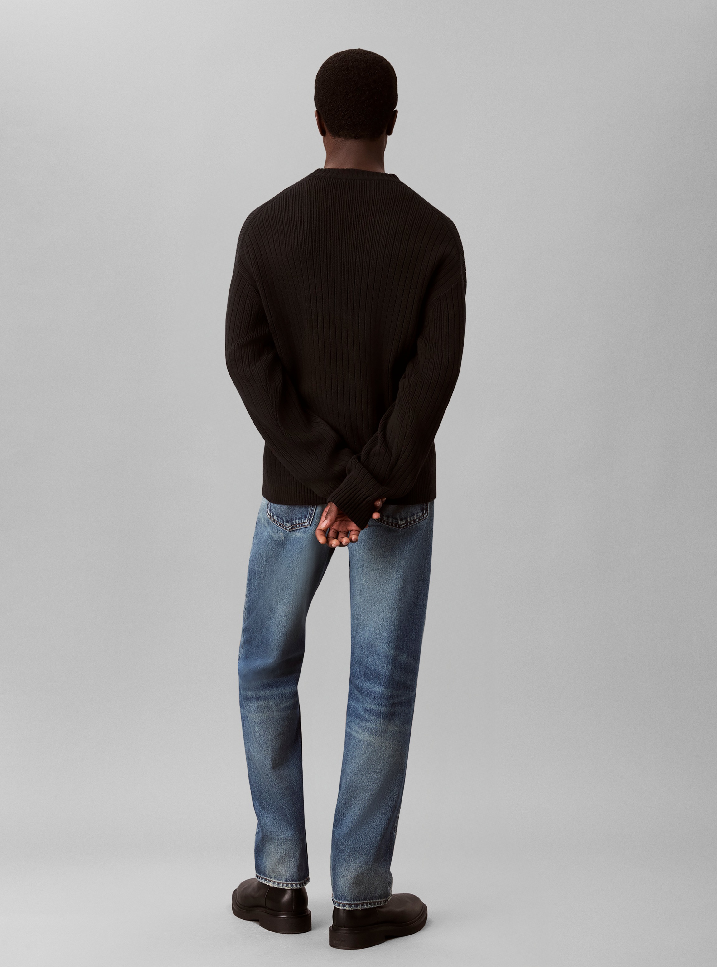 Calvin Klein Jeans Pull en tricot Tricot côtelé, coupe régulière, broderie de logo