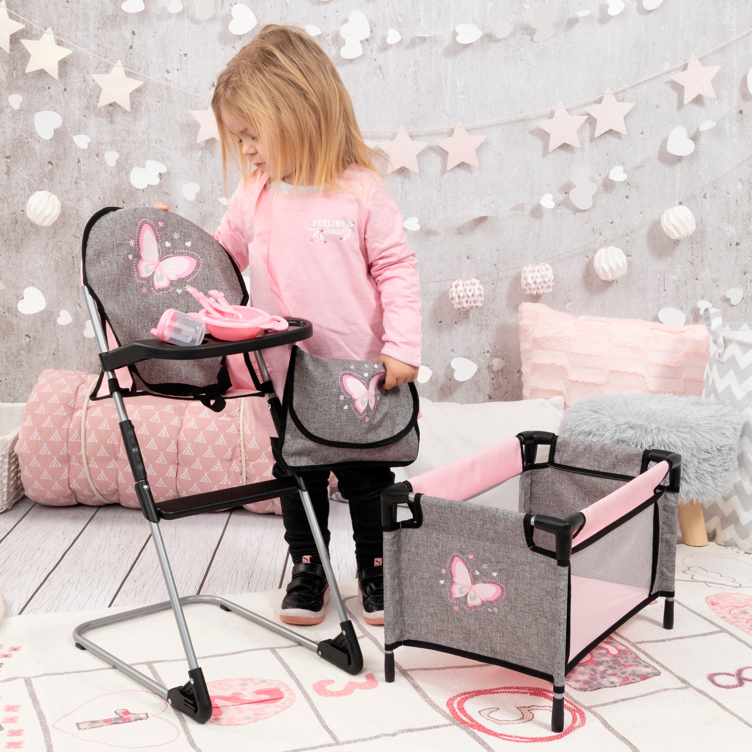 Bayer Puppenbett »Puppen-Reisebett« inklusive Hochstuhl, Tasche, Teller, Trinkbecher, Besteck u. Schnuller