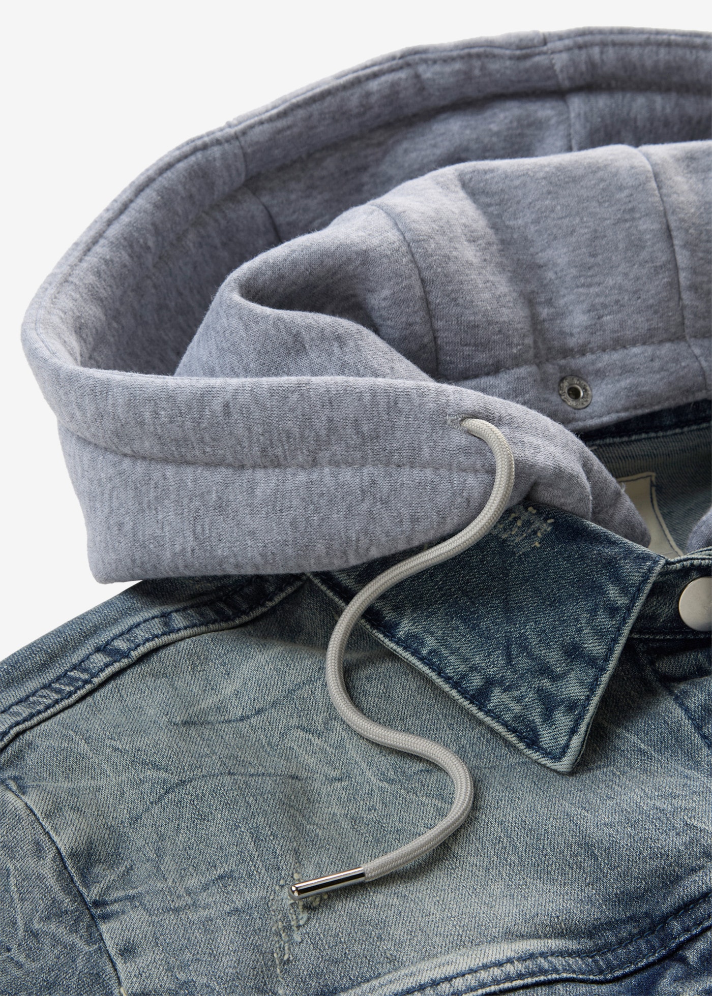 bonprix Veste en jean mit Kapuze lange, bequeme Passform, mit Eingriffs- und Brusttaschen