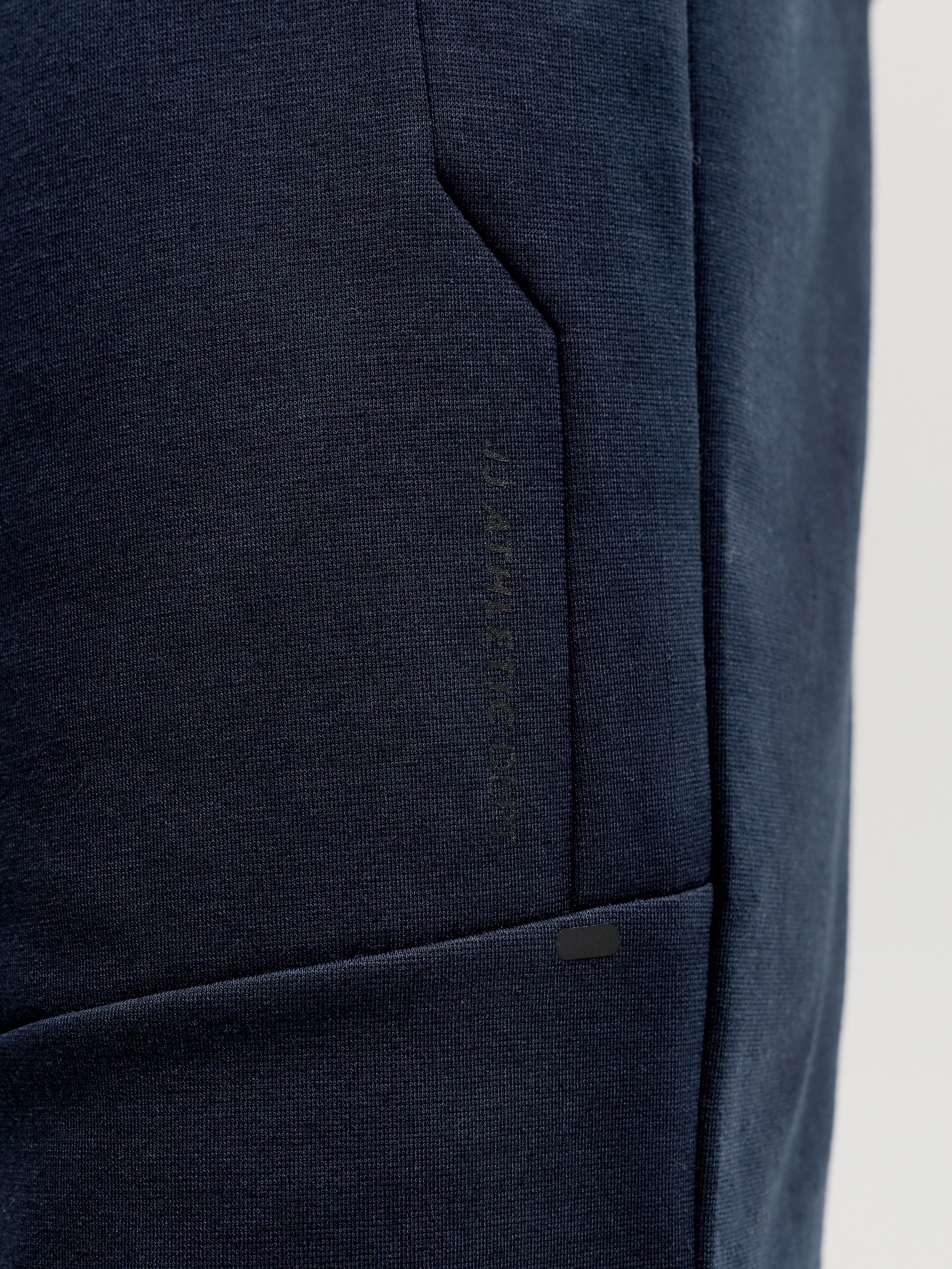 Jack & Jones Sweatshorts »JPSTGORDON BASE SWEAT SHORTS SRT SN«  mélange de matières avec stretch, coupe regular fit
