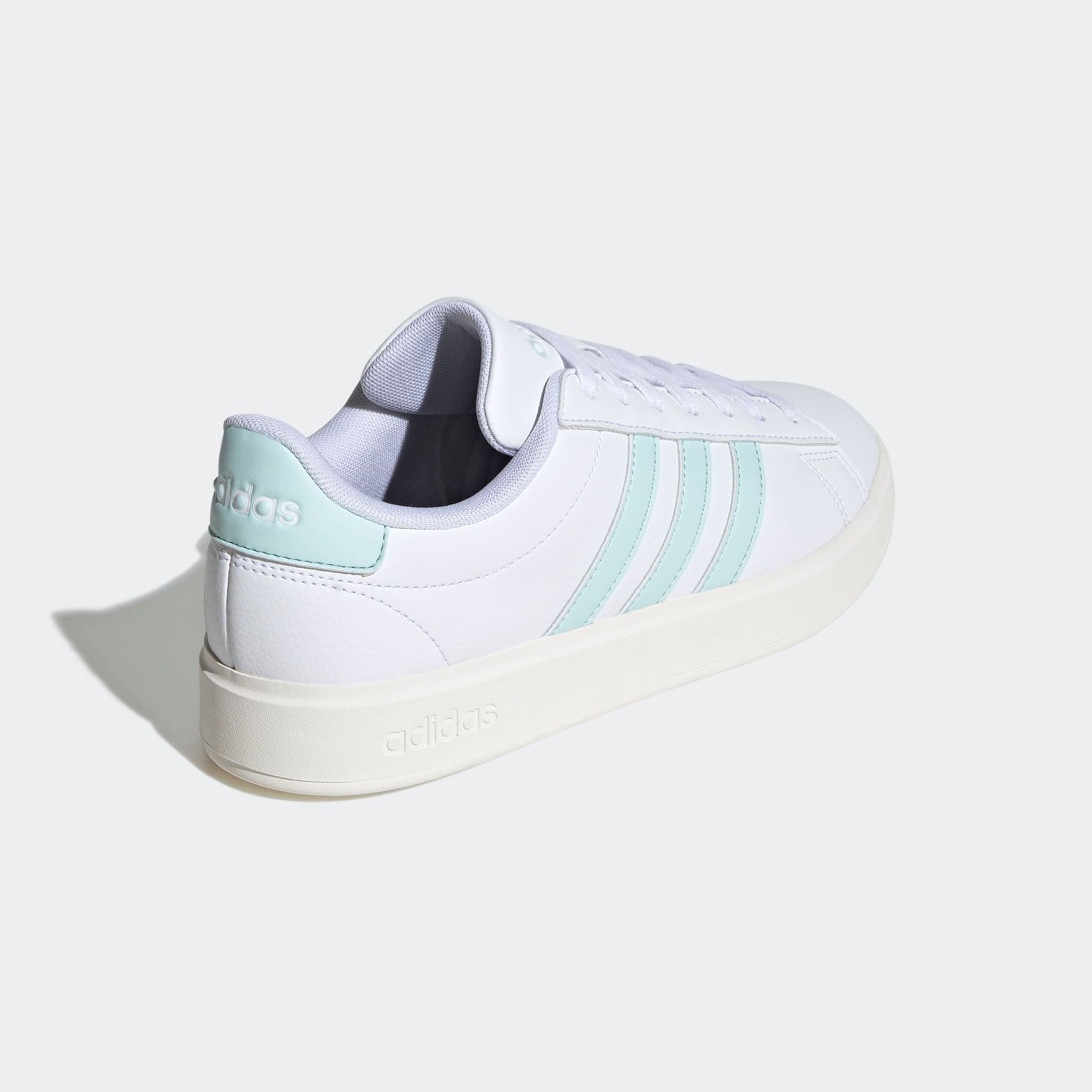 adidas Sportswear Sneaker »GRAND COURT CLOUDFOAM LIFESTYLE COURT COMFORT«  Design auf den Spuren des adidas Superstar