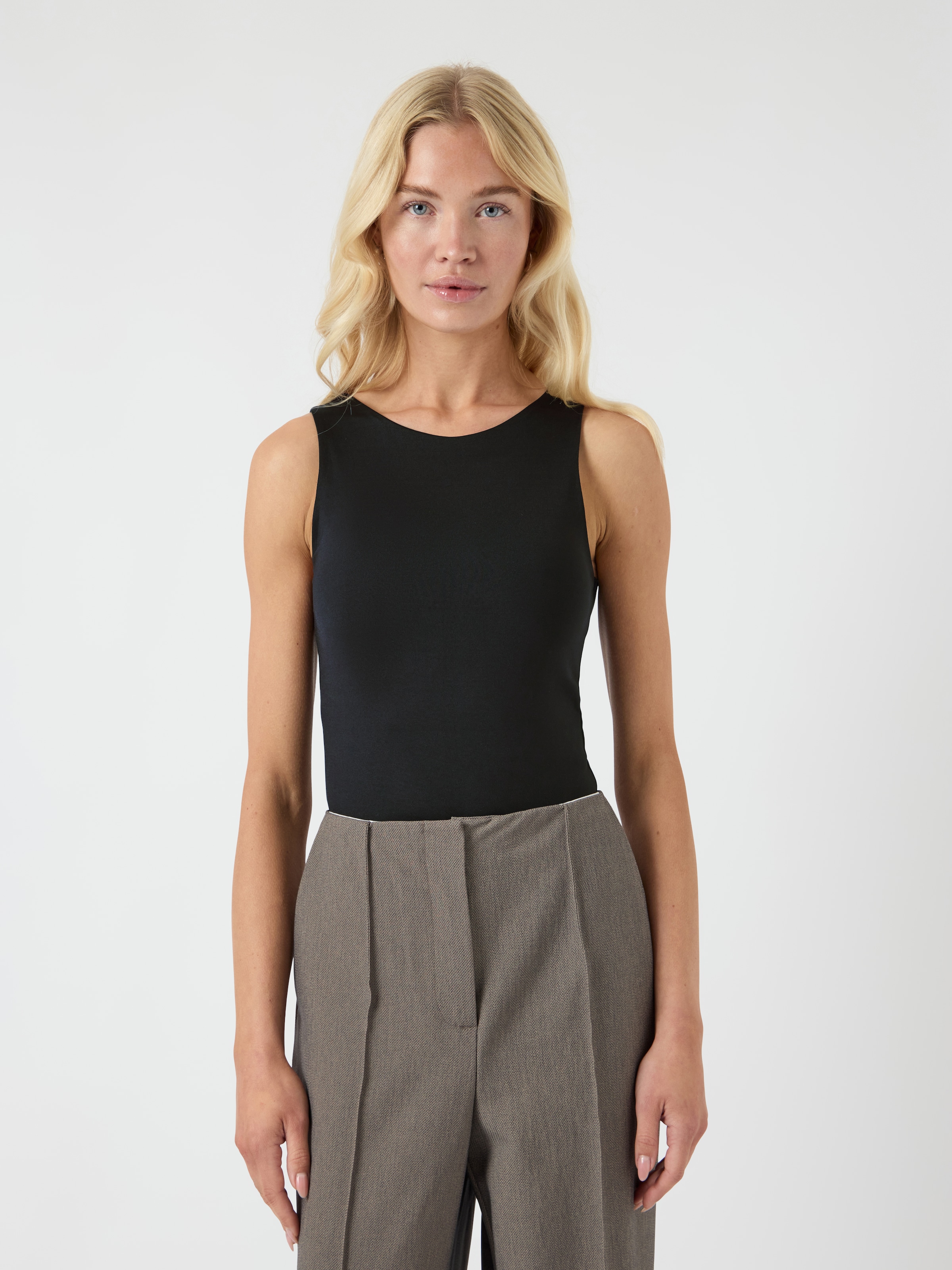 Y.A.S Body »YASRUBY SL BODY S. NOOS«