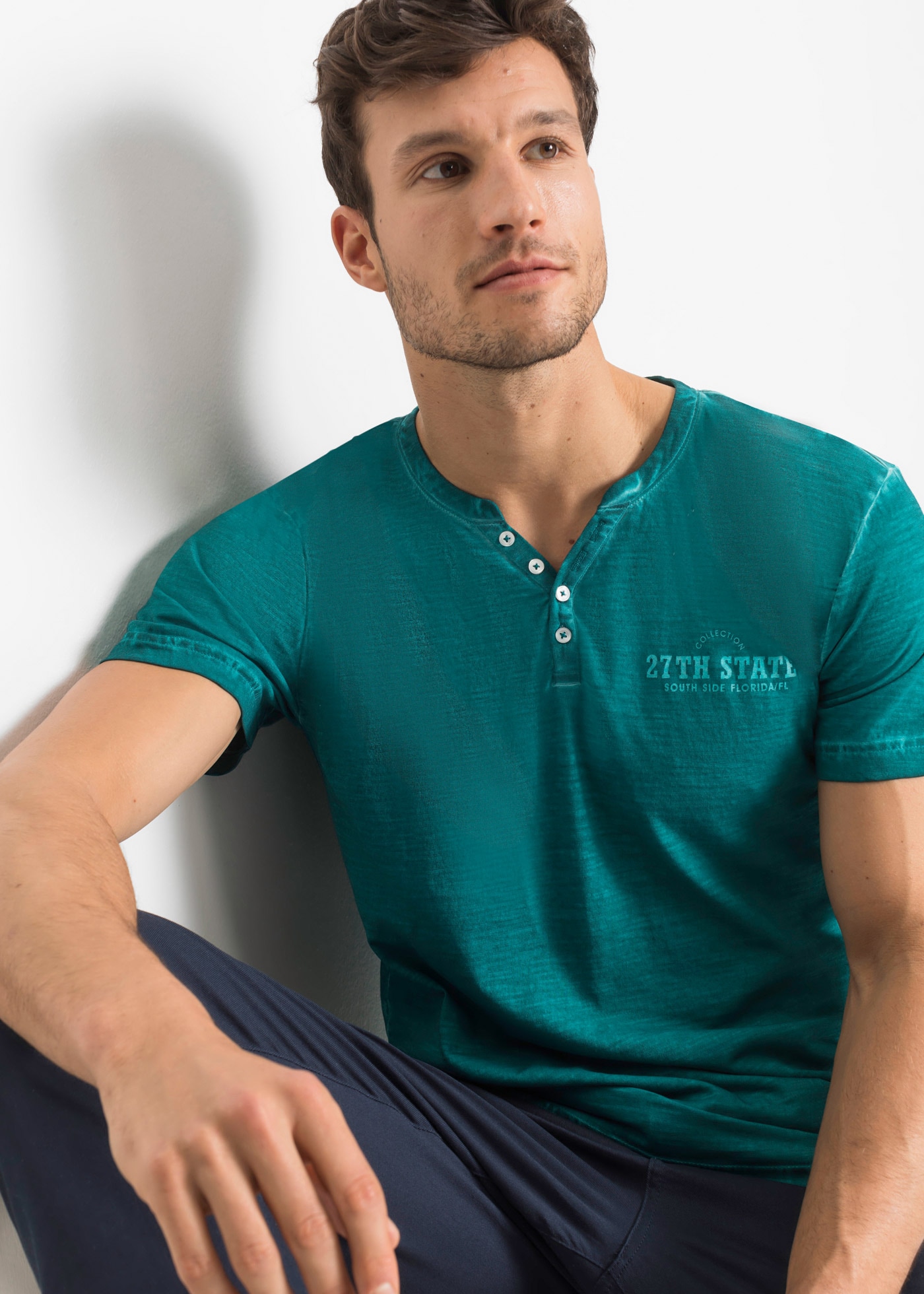 bonprix T-shirt Henleys Regular fit, Kurzarm, aus Baumwolle, Fade Out Look