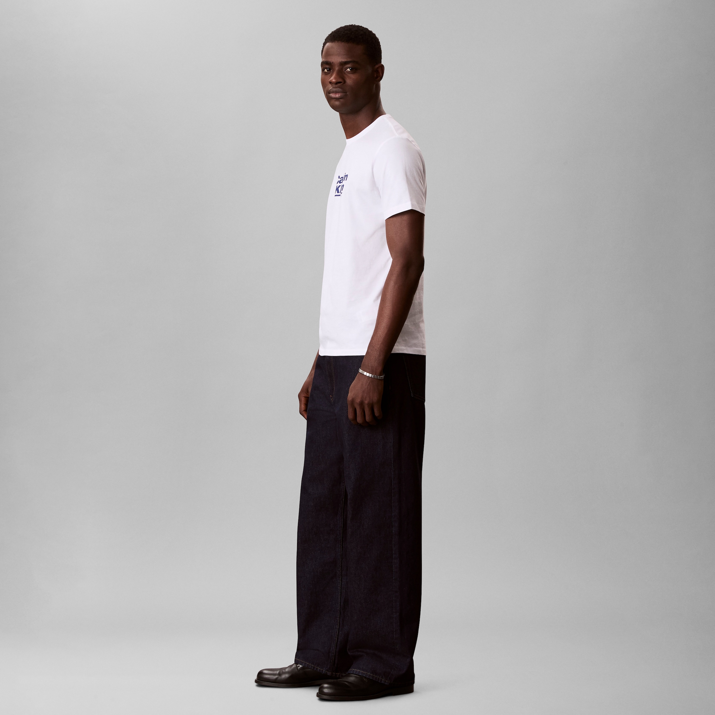 Calvin Klein Jeans T-shirt Rundhalsausschnitt, Regular Fit, Logoschriftzug