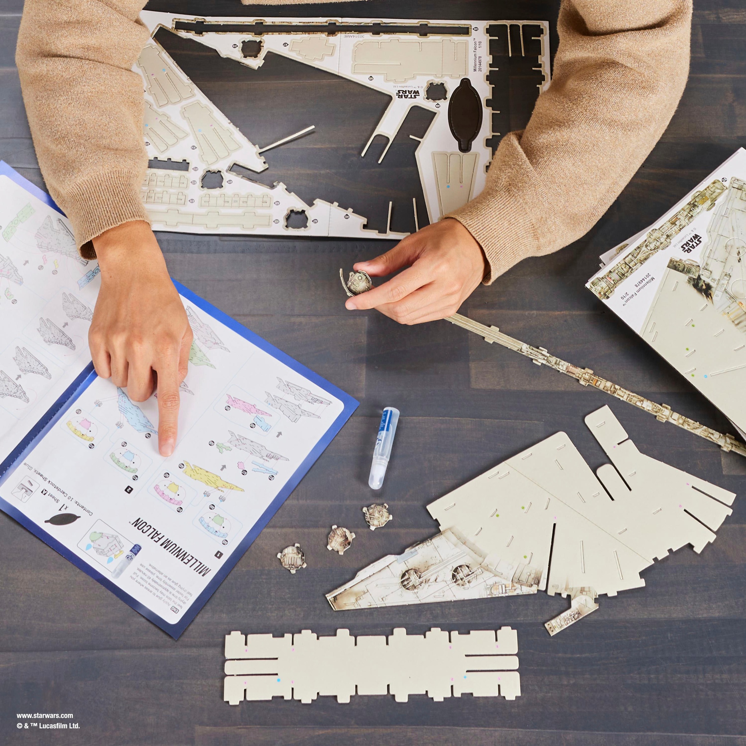 Spin Master 3D-Puzzle »4D Build - Star Wars - Millennium Falcon Raumschiff«