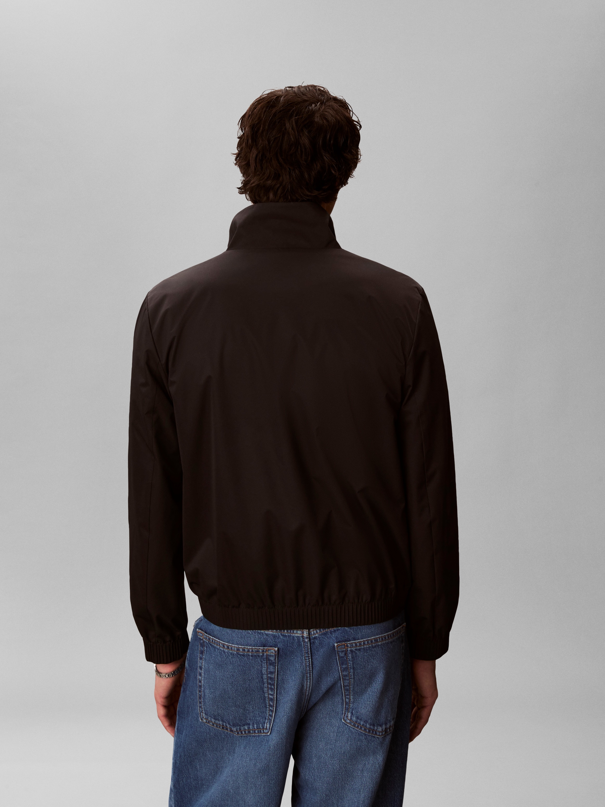 Calvin Klein Jeans Coupe-vent »LS NYLON STAND COLLAR WINDBREAKE« sans capuche coupe régulière avec col montant