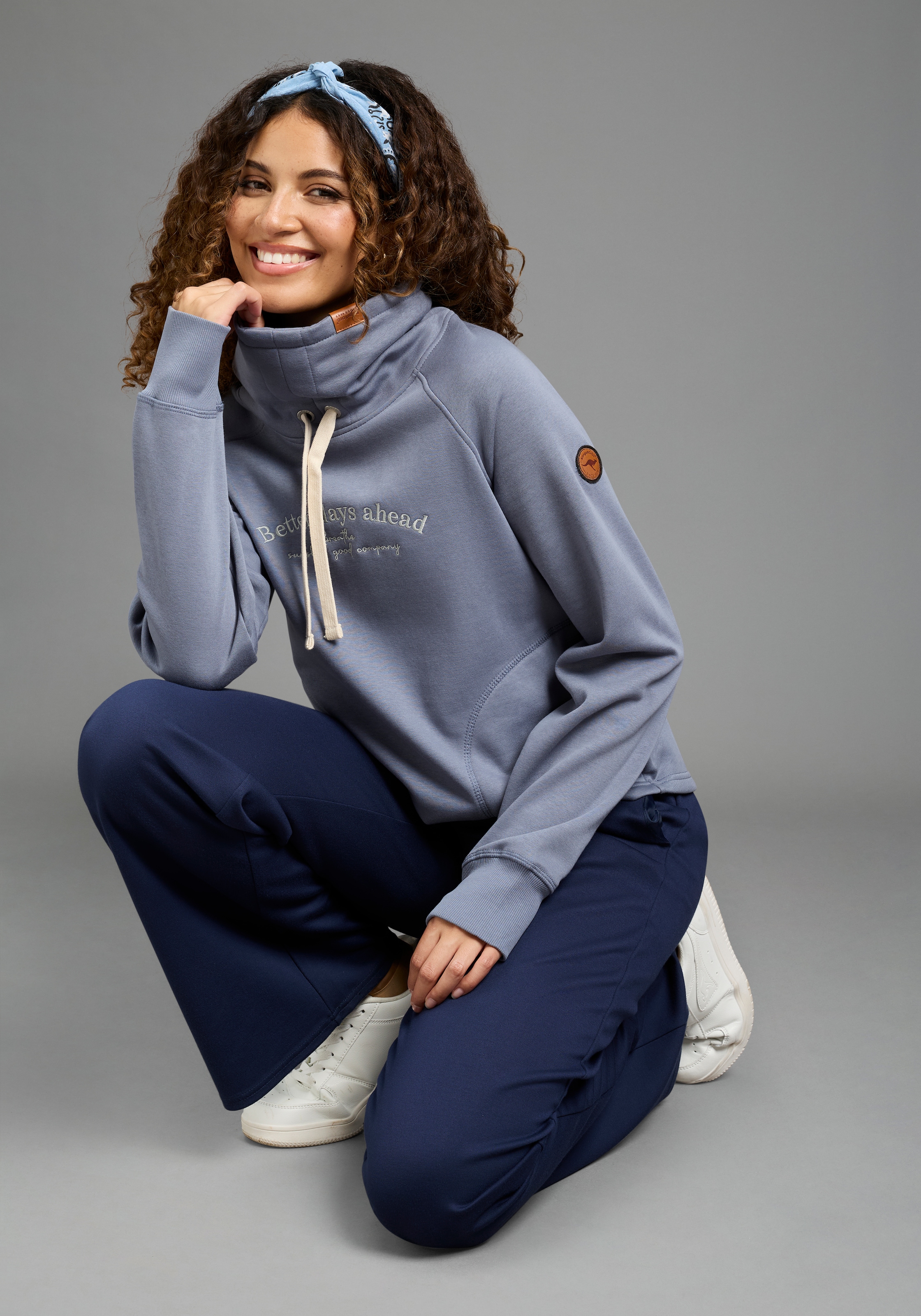 KangaROOS Sweatshirt , mit hohem Schalkragen, hüftlange Form, Langarm, auch in grossen Grössen
