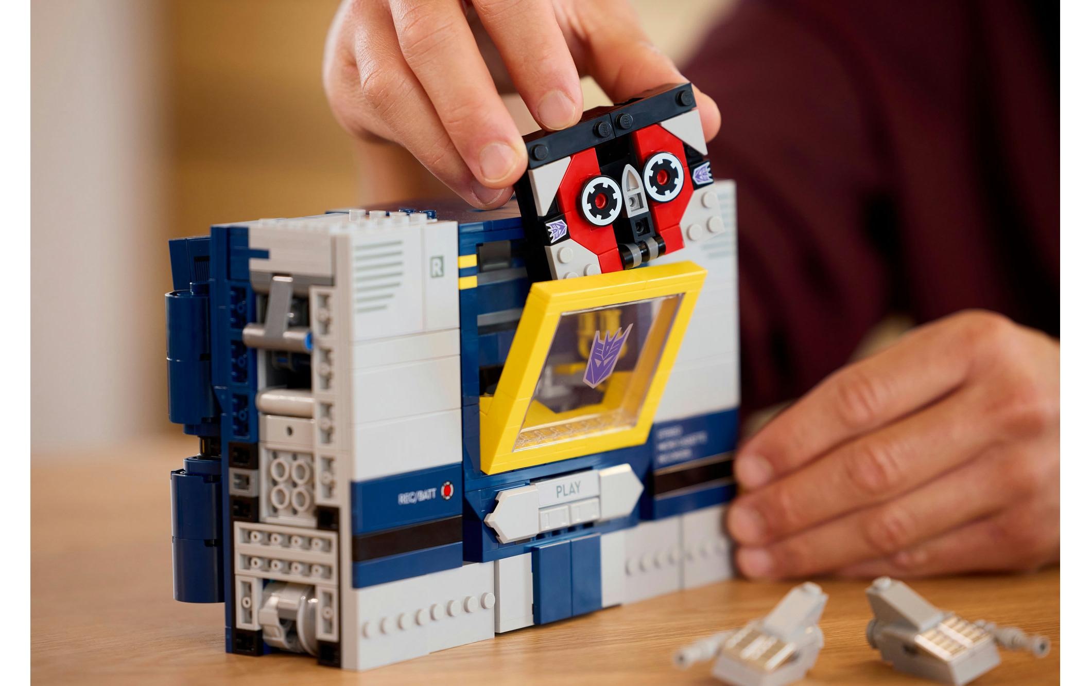 LEGO® Konstruktionsspielsteine »Icons Transformers: Soundwave 10358«